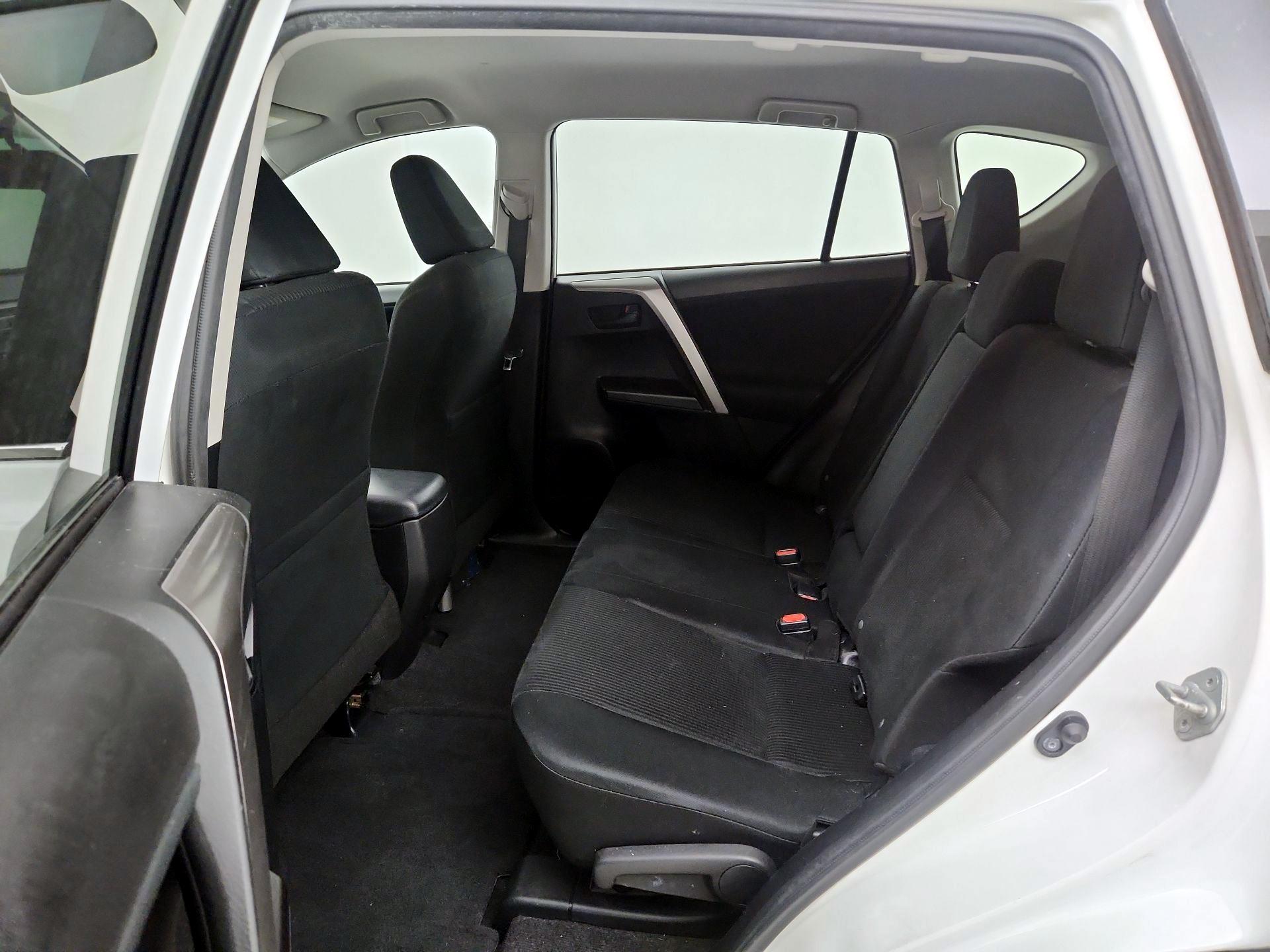 Thumbnail: 2016 Toyota RAV4 - 18