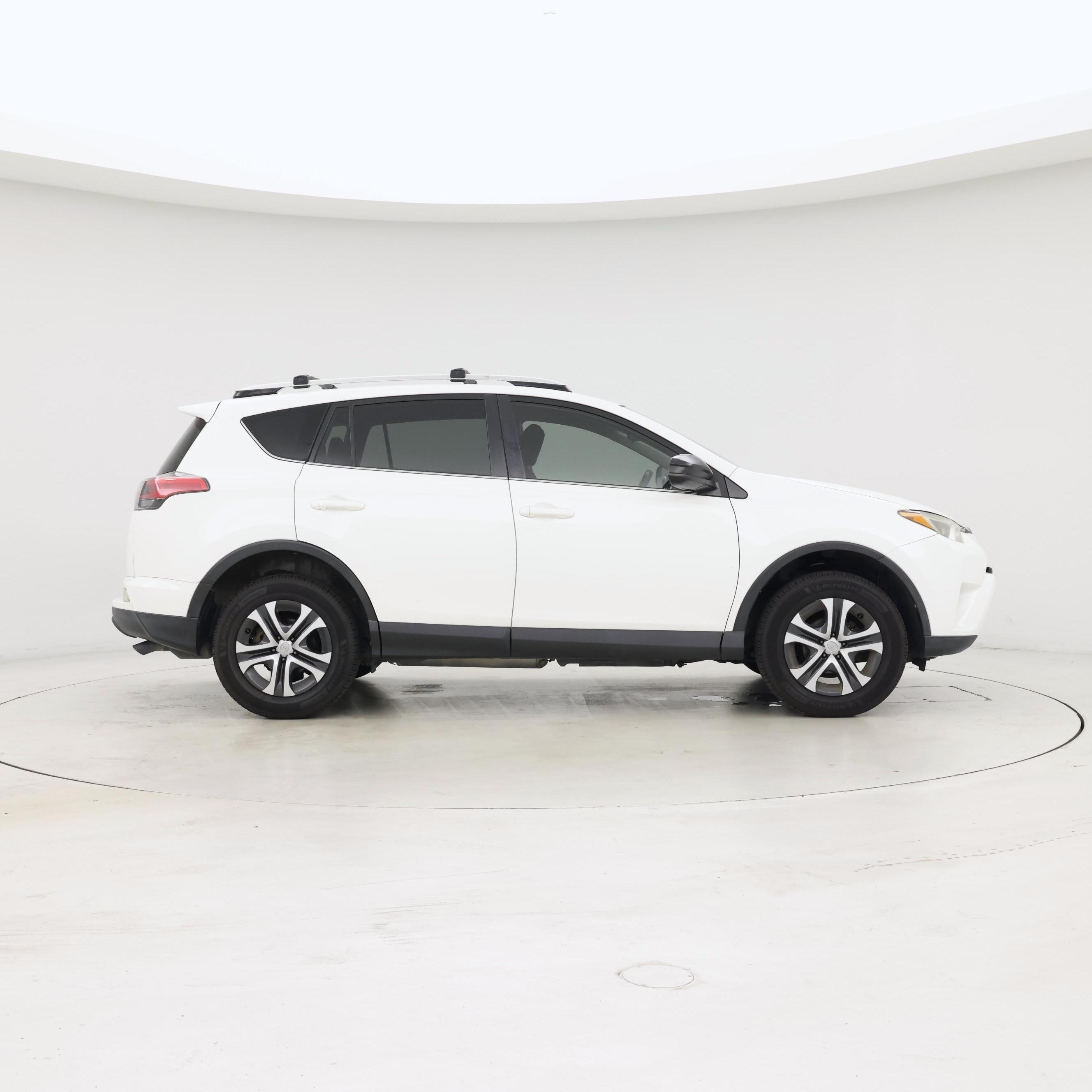 Thumbnail: 2016 Toyota RAV4 - 7