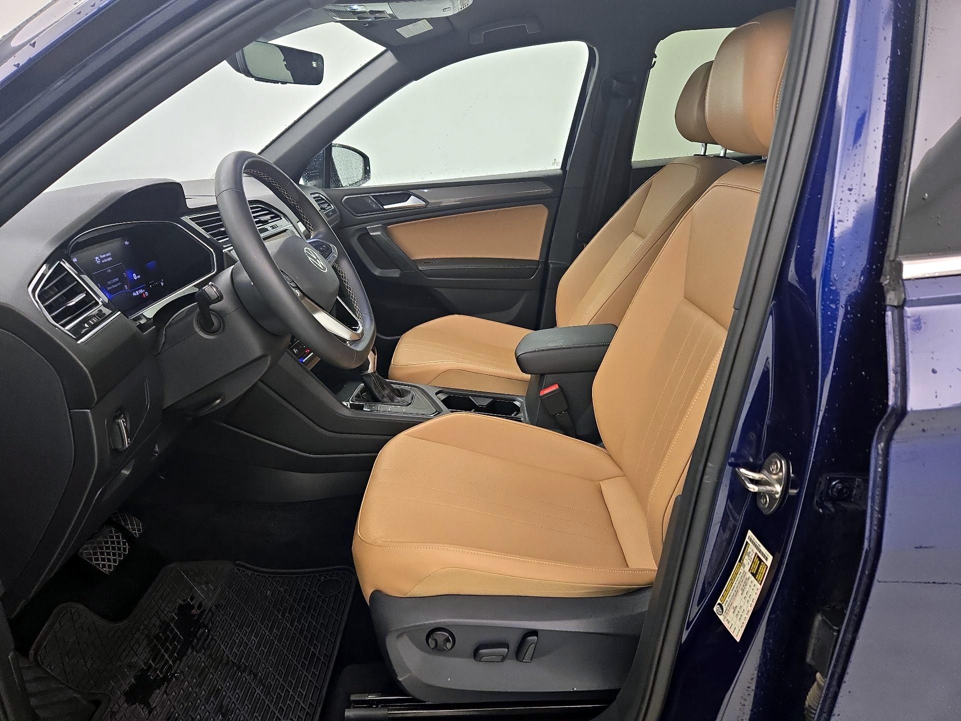 Thumbnail: 2022 Volkswagen Tiguan - 11