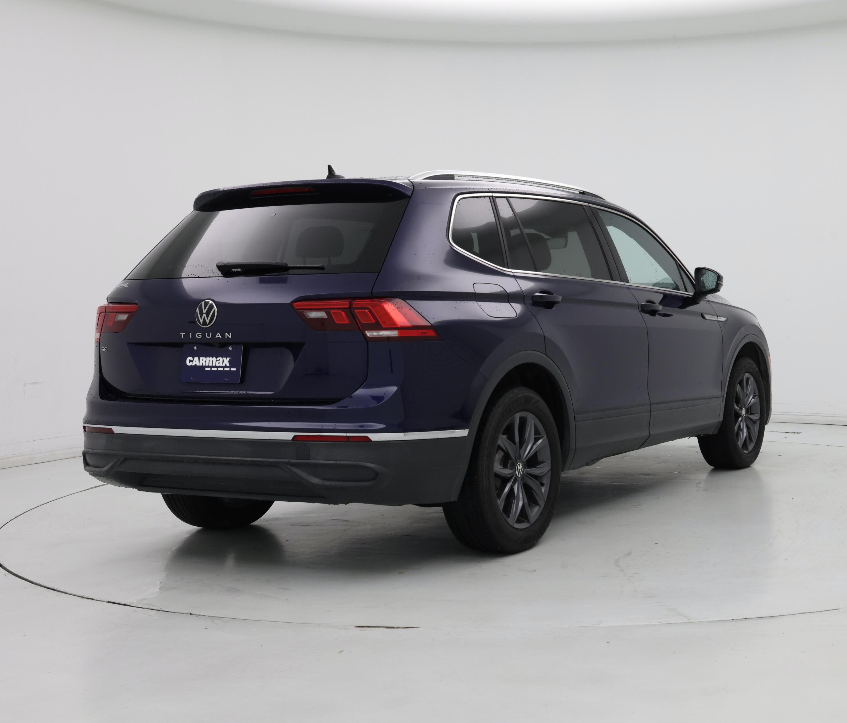 Thumbnail: 2022 Volkswagen Tiguan - 8