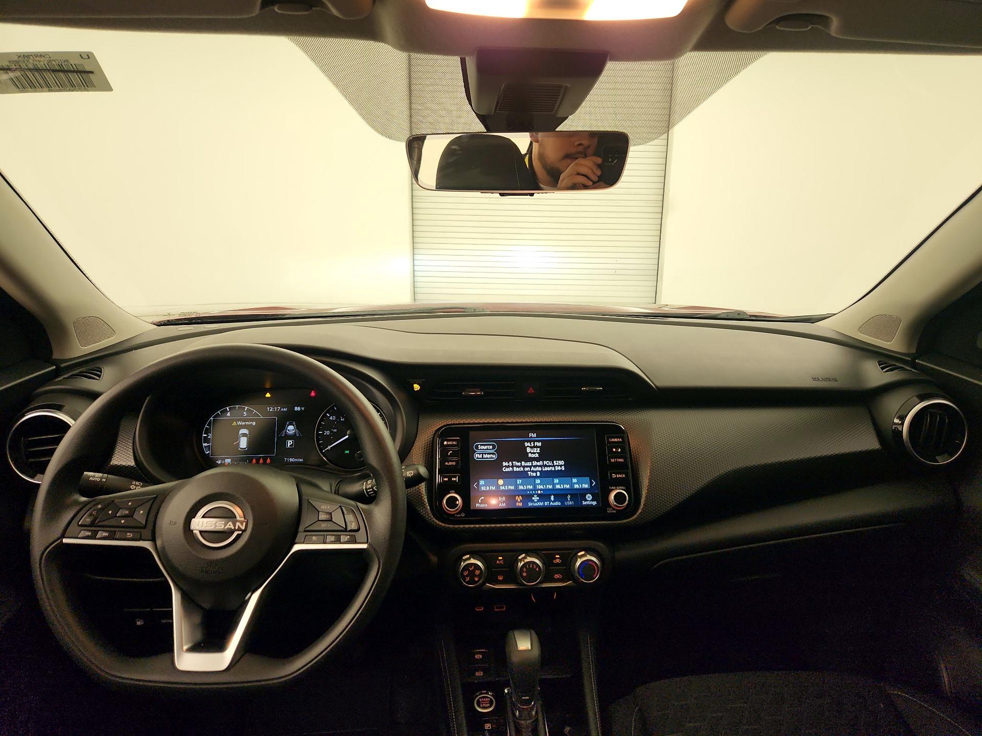 Thumbnail: 2023 Nissan Kicks - 9