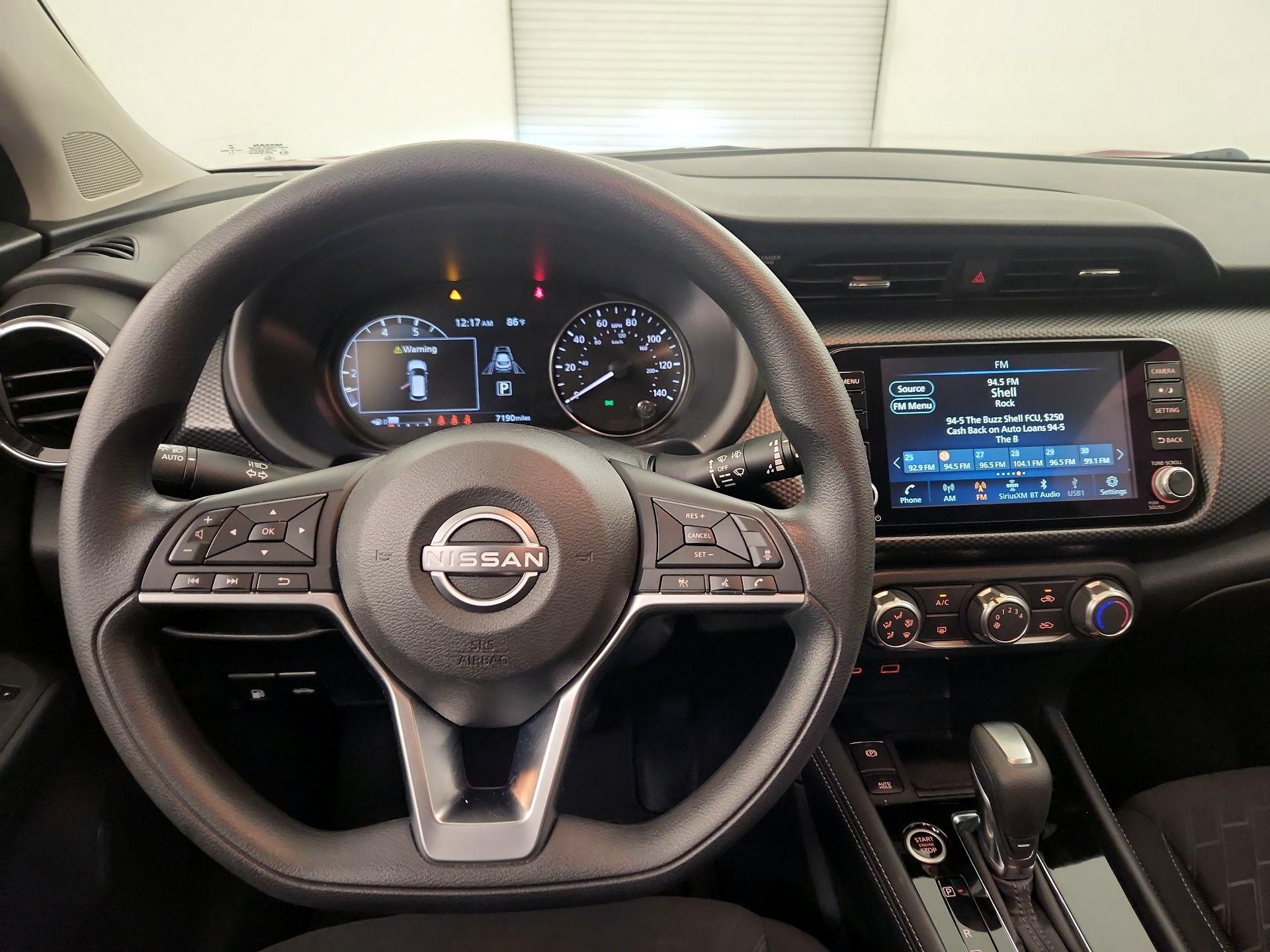 Thumbnail: 2023 Nissan Kicks - 10