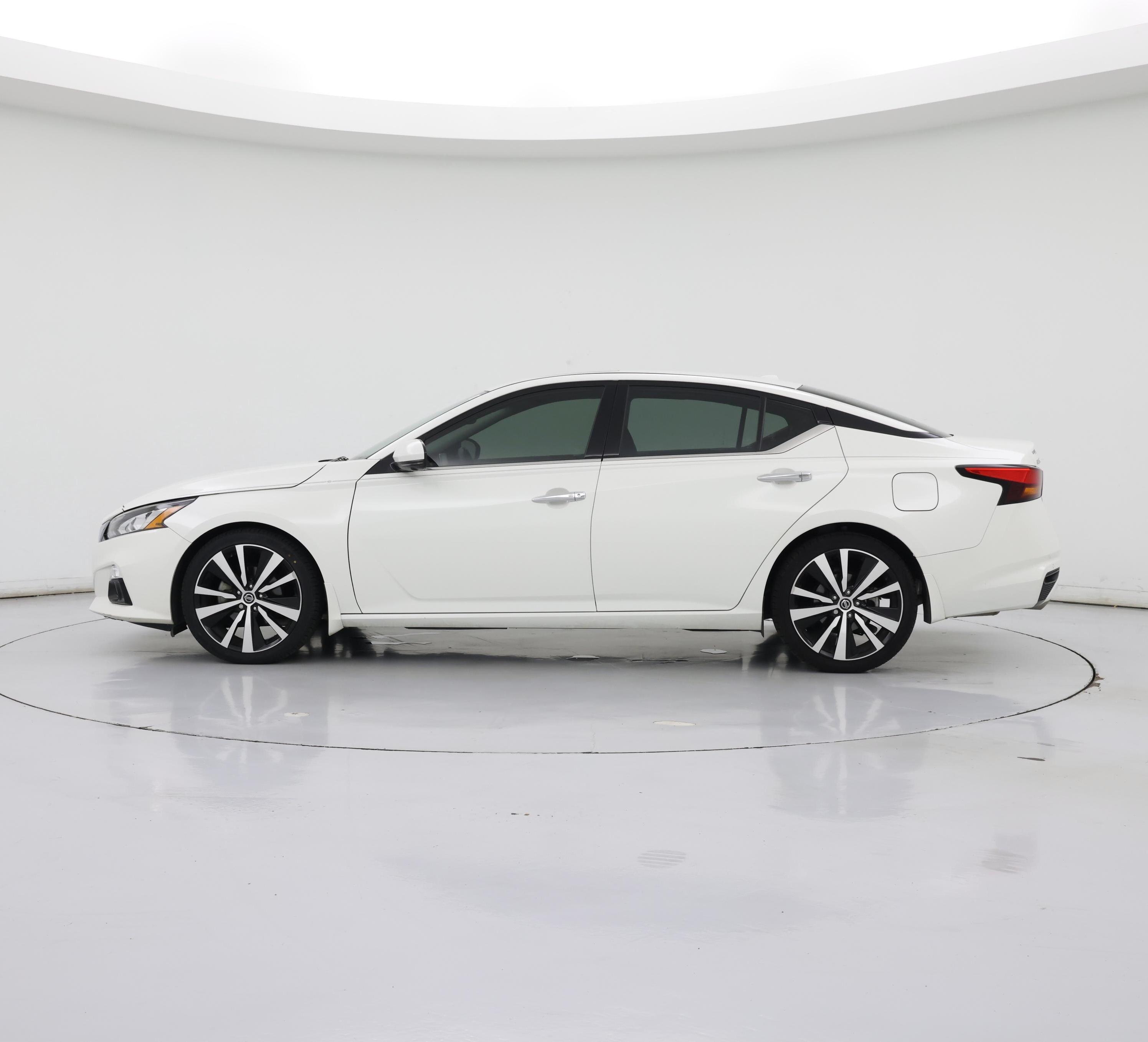 Thumbnail: 2020 Nissan Altima - 3