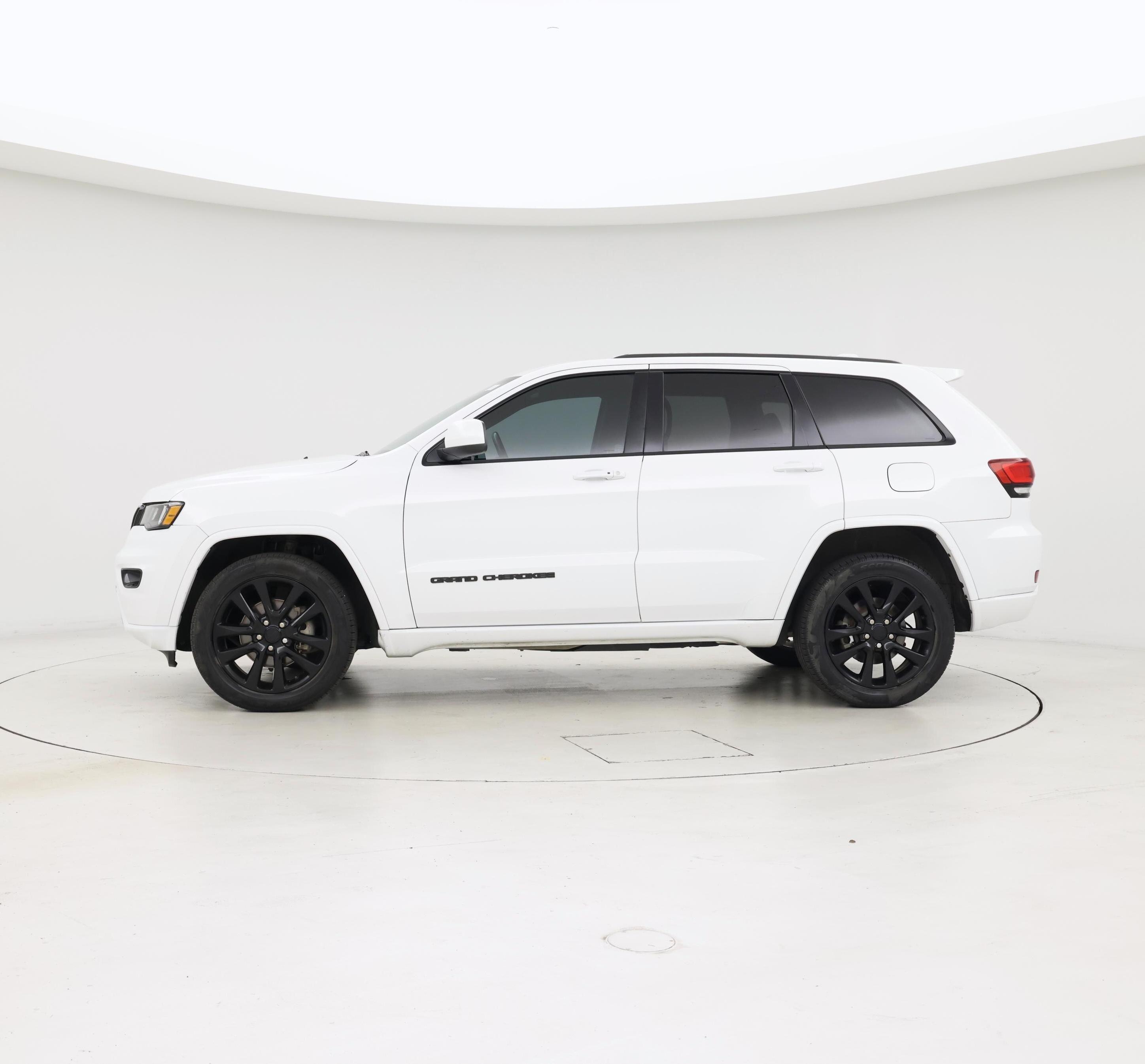Thumbnail: 2020 Jeep Grand Cherokee - 3