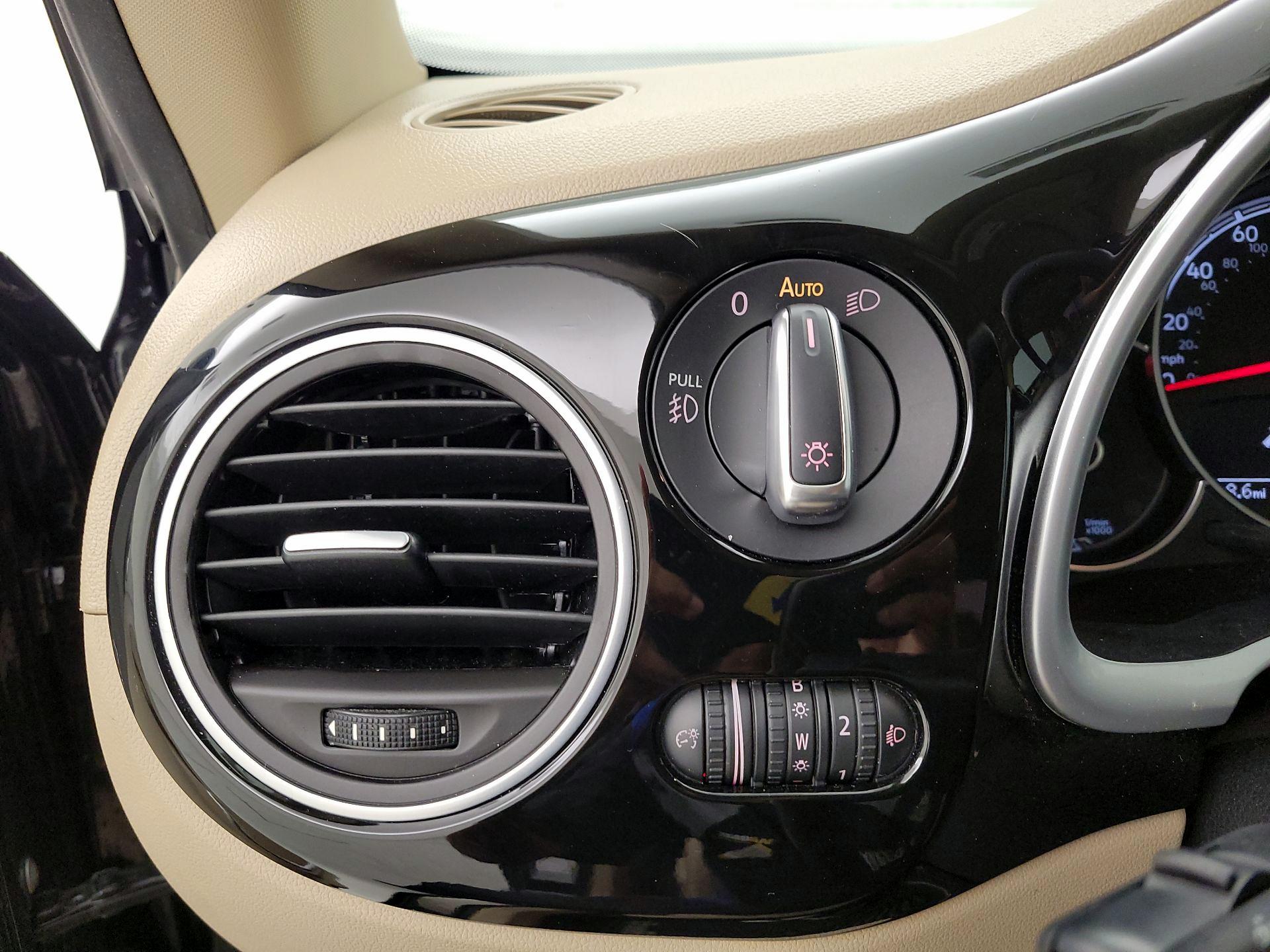 Thumbnail: 2018 Volkswagen Beetle - 13