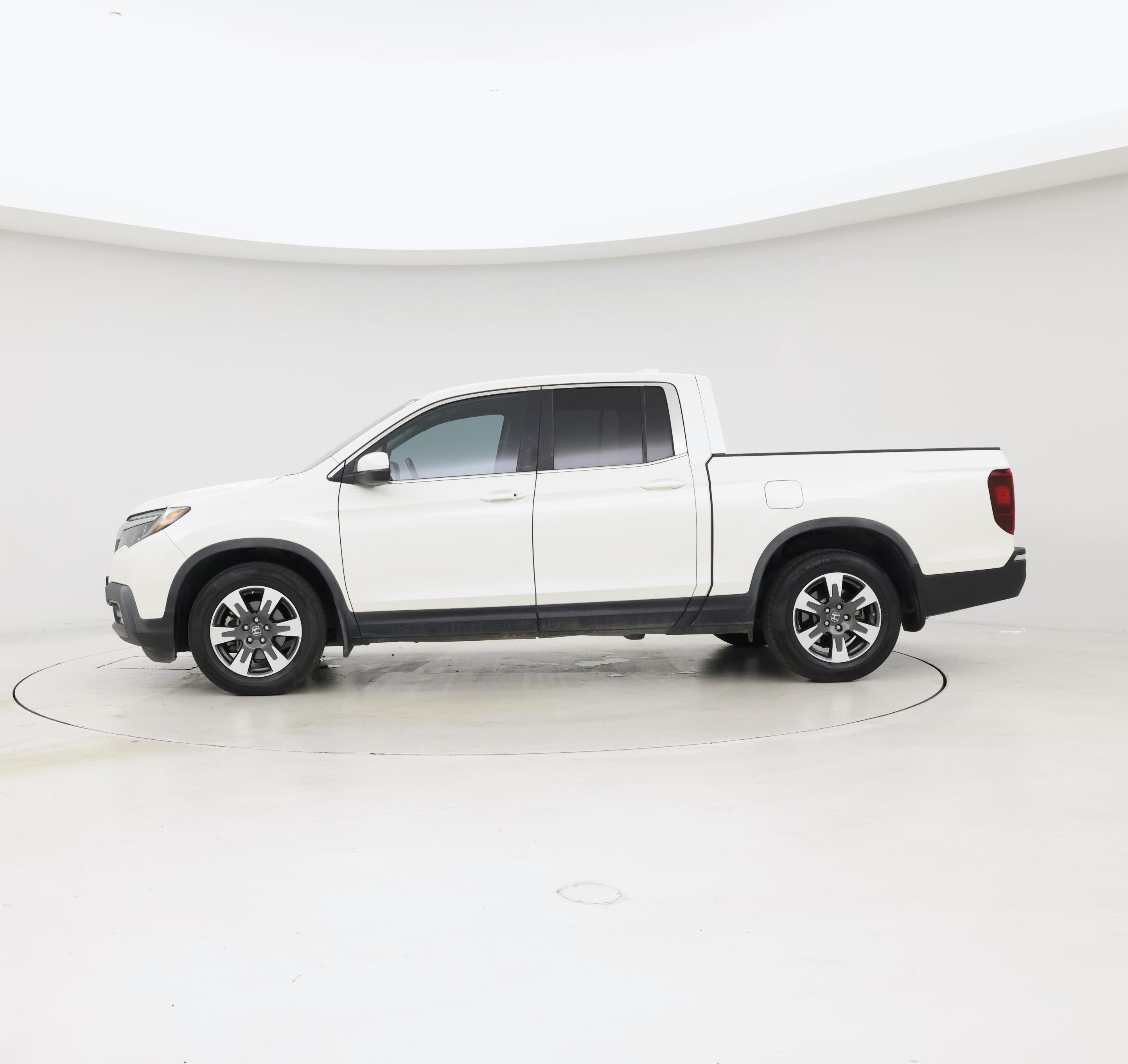 Thumbnail: 2017 Honda Ridgeline - 3