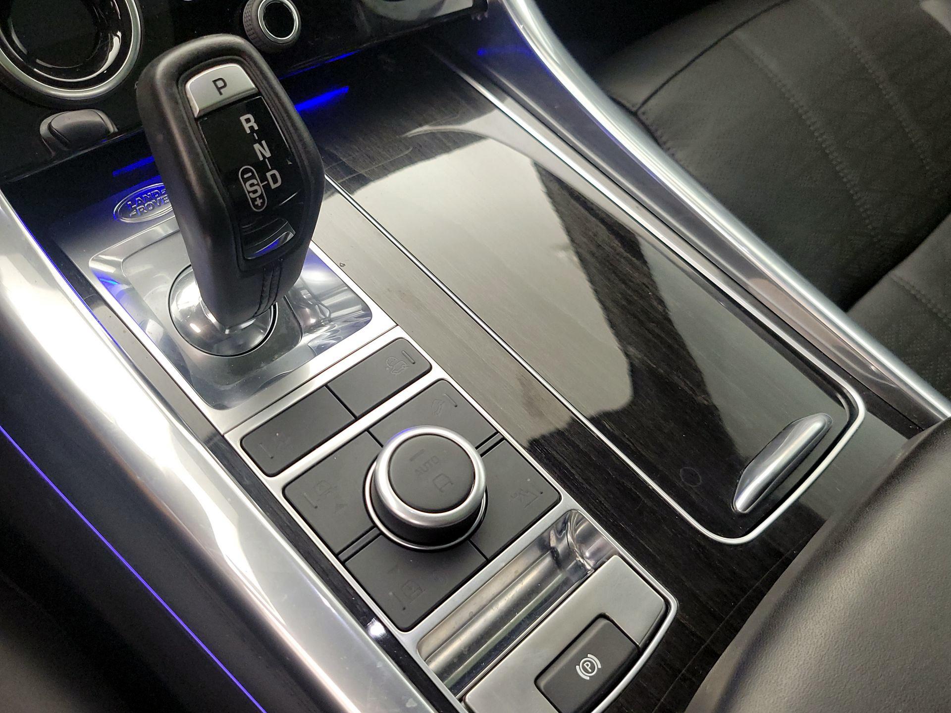 Thumbnail: 2020 Land Rover Range Rover Sport - 18