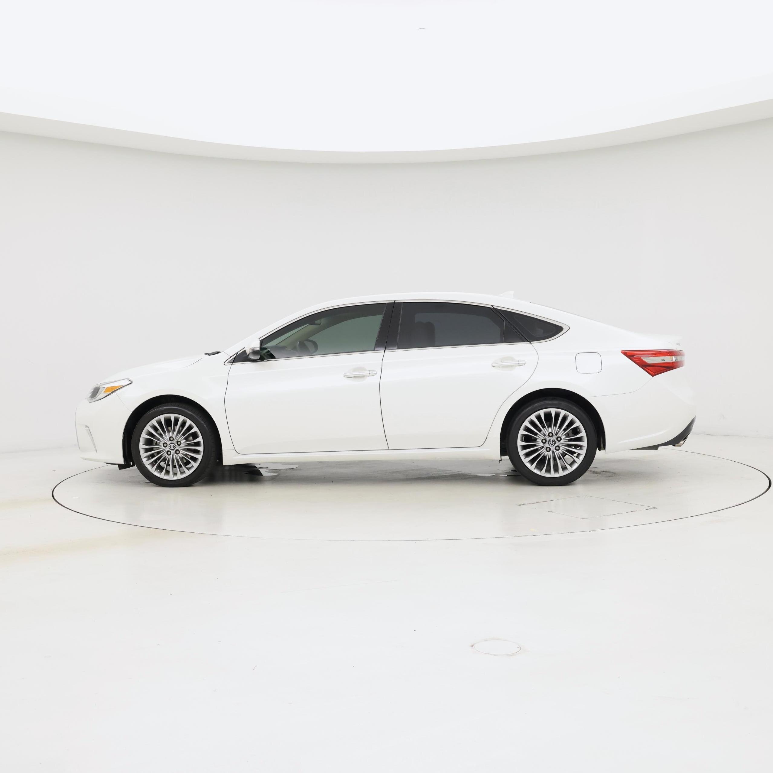 Thumbnail: 2017 Toyota Avalon - 3