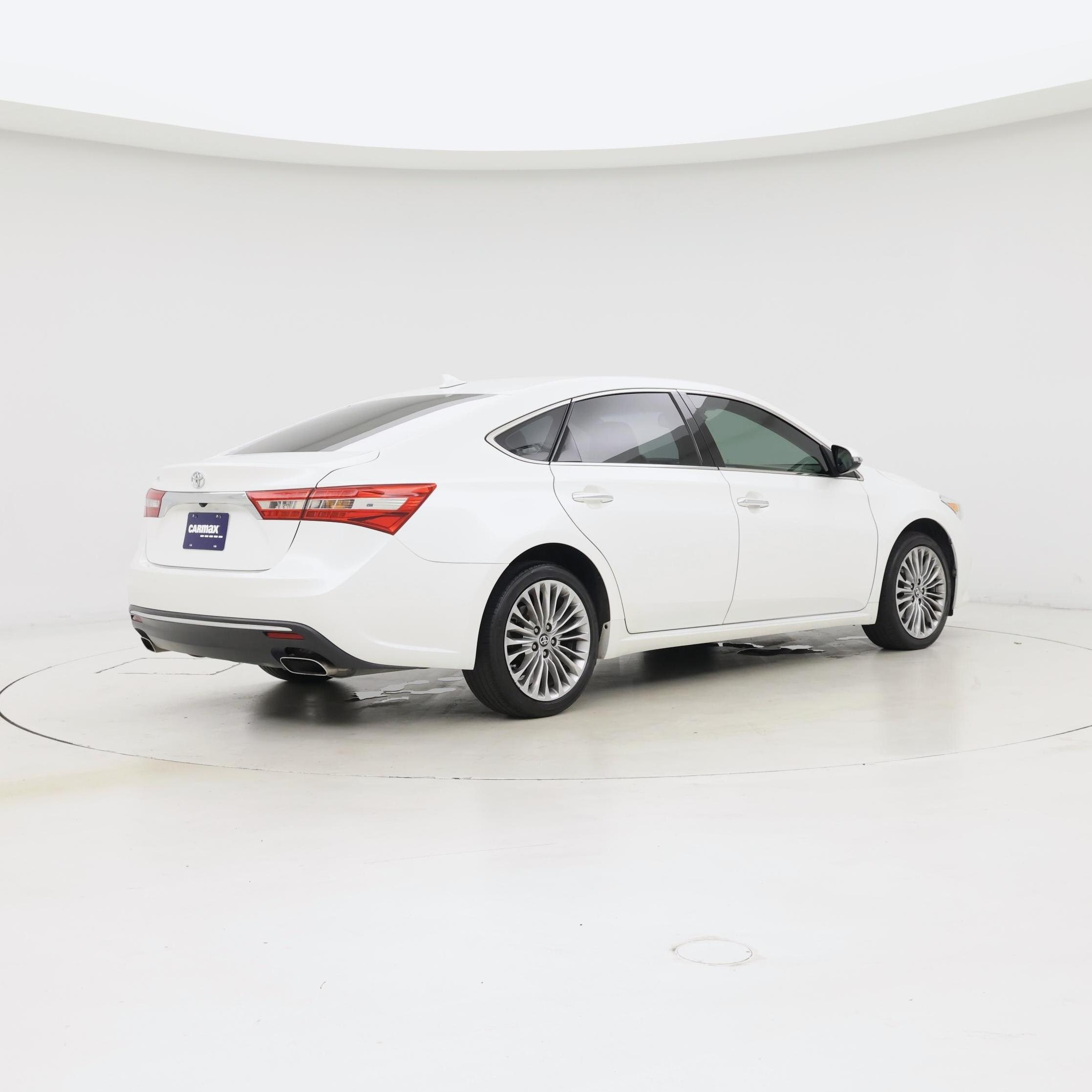 Thumbnail: 2017 Toyota Avalon - 8
