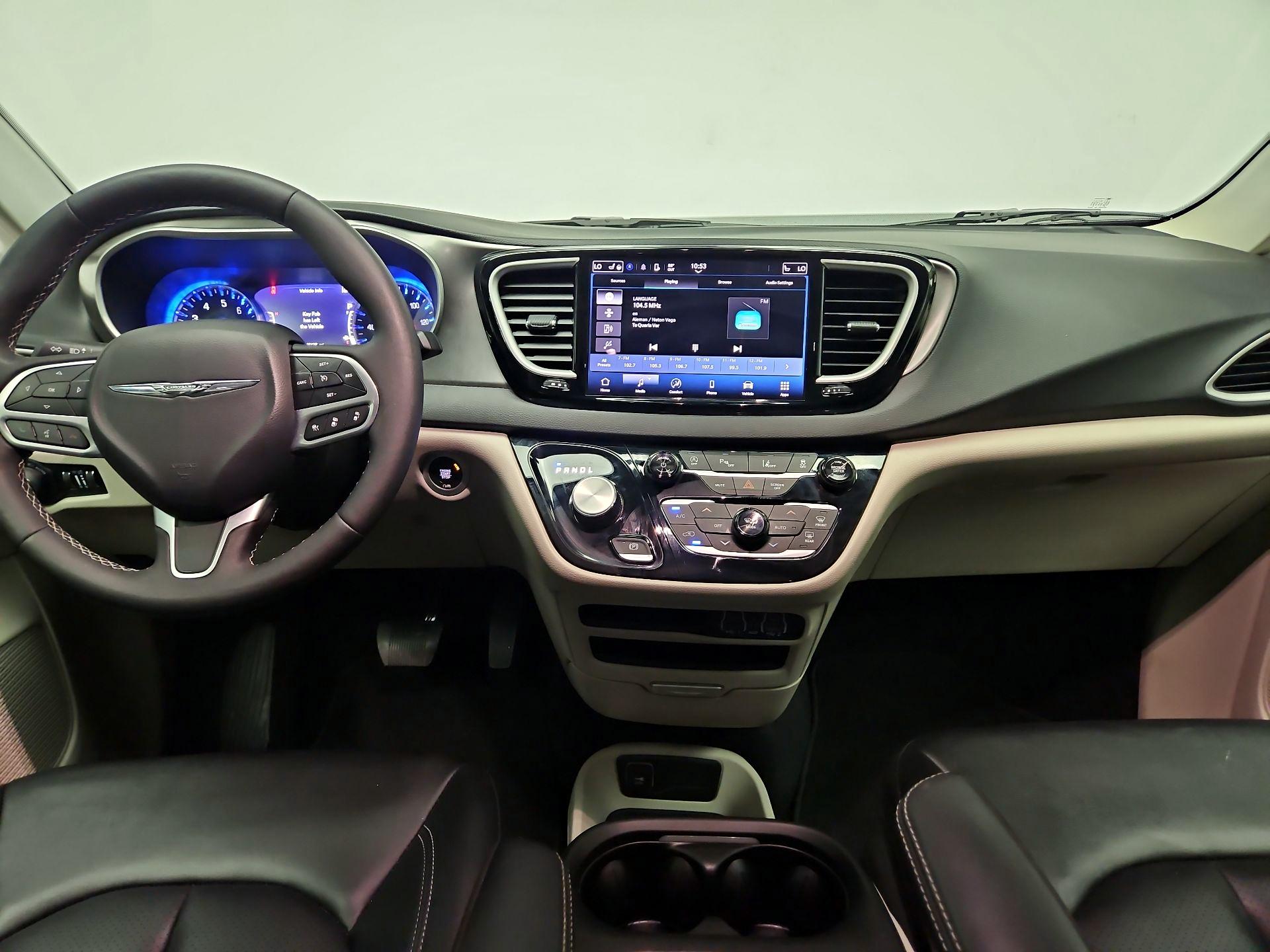 Thumbnail: 2024 Chrysler Pacifica - 9