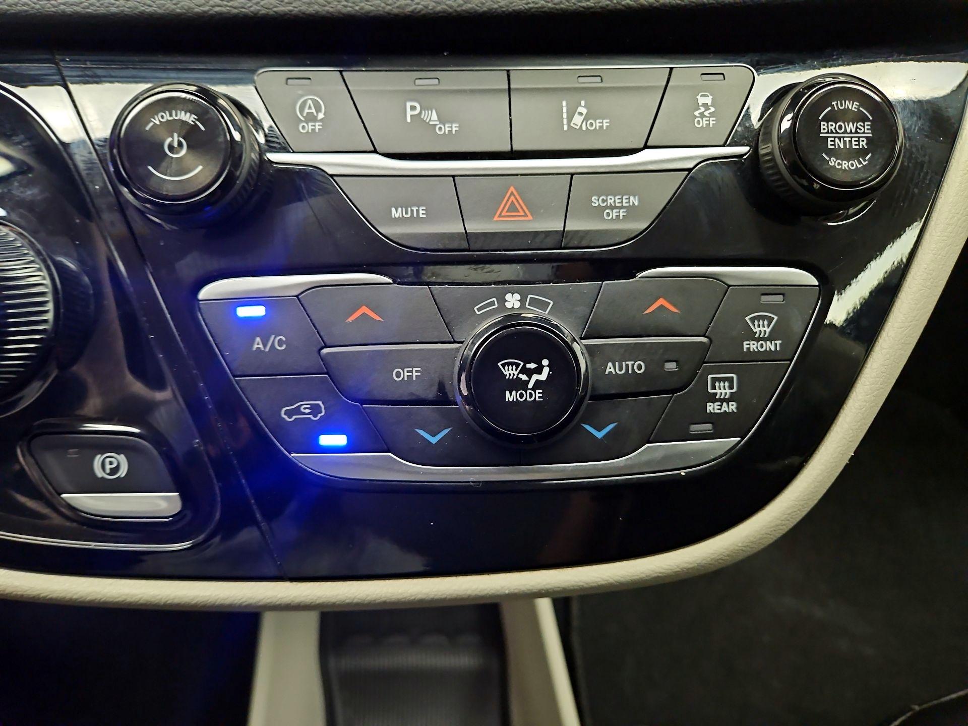 Thumbnail: 2024 Chrysler Pacifica - 16