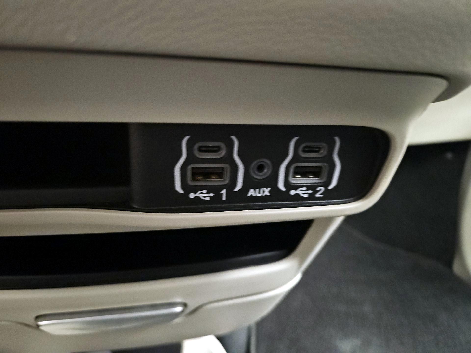 Thumbnail: 2024 Chrysler Pacifica - 18