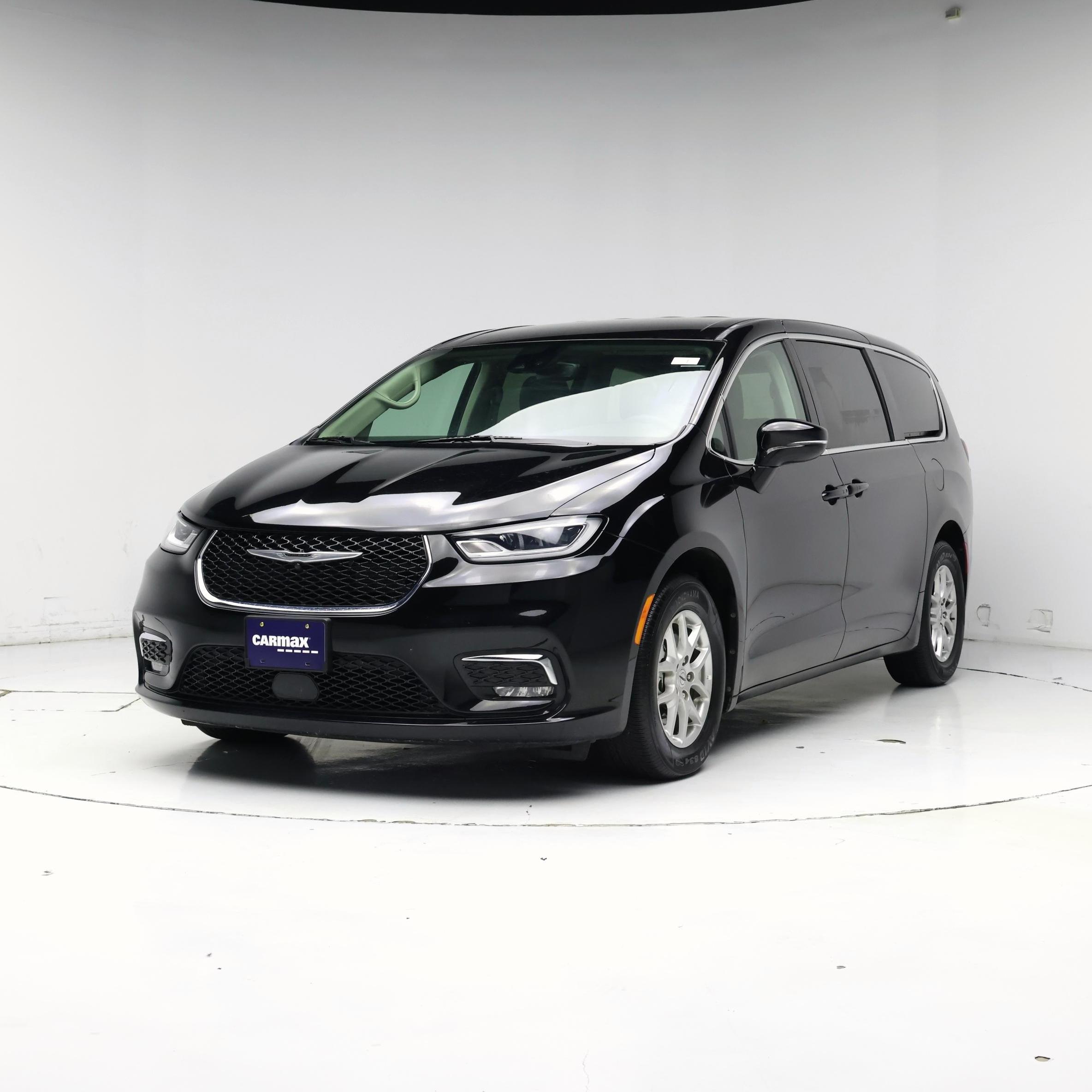 Thumbnail: 2024 Chrysler Pacifica - 4