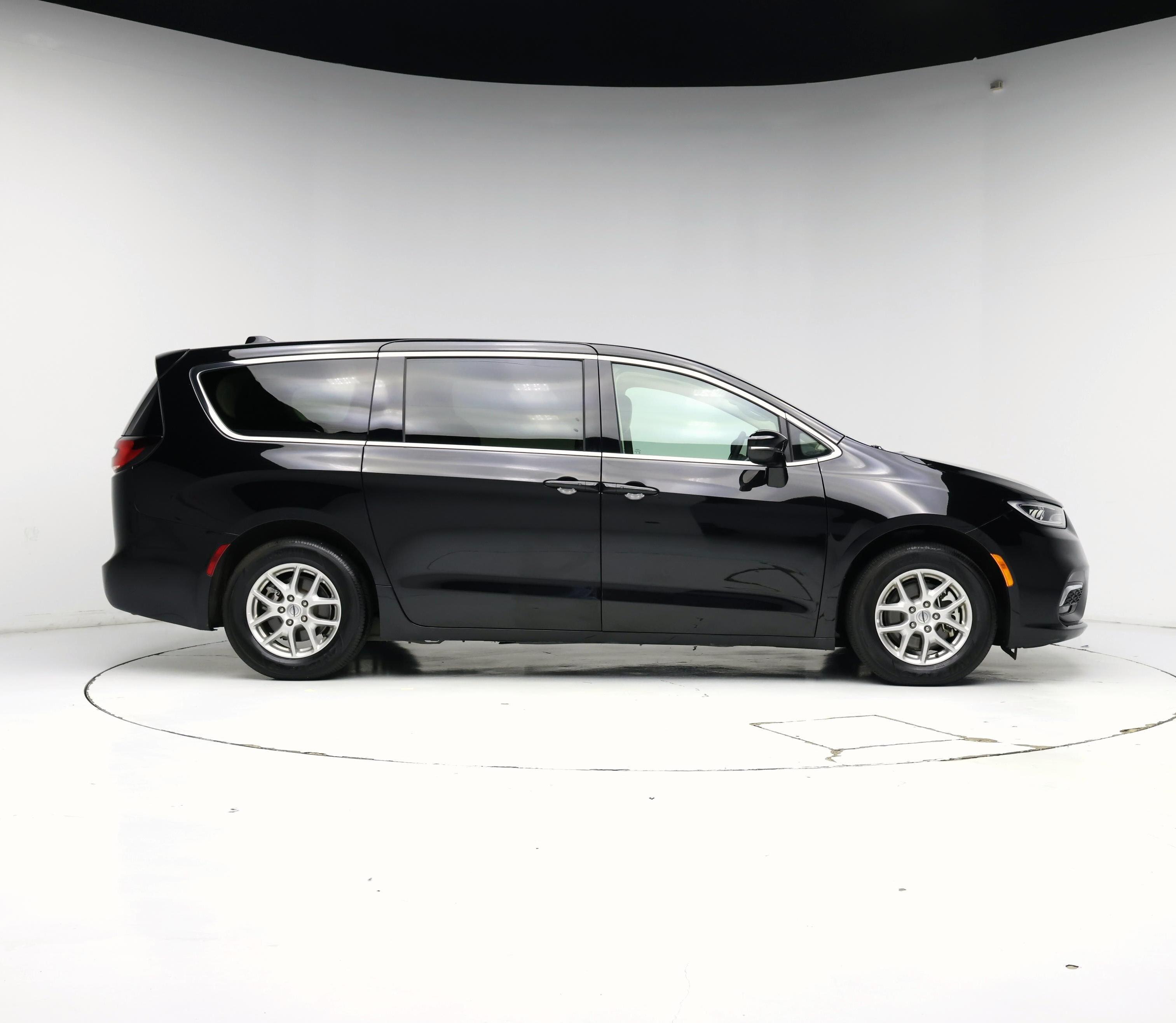 Thumbnail: 2024 Chrysler Pacifica - 7