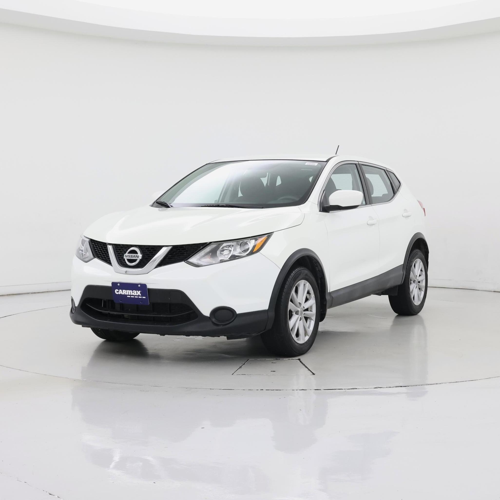 Thumbnail: 2018 Nissan Rogue Sport - 4