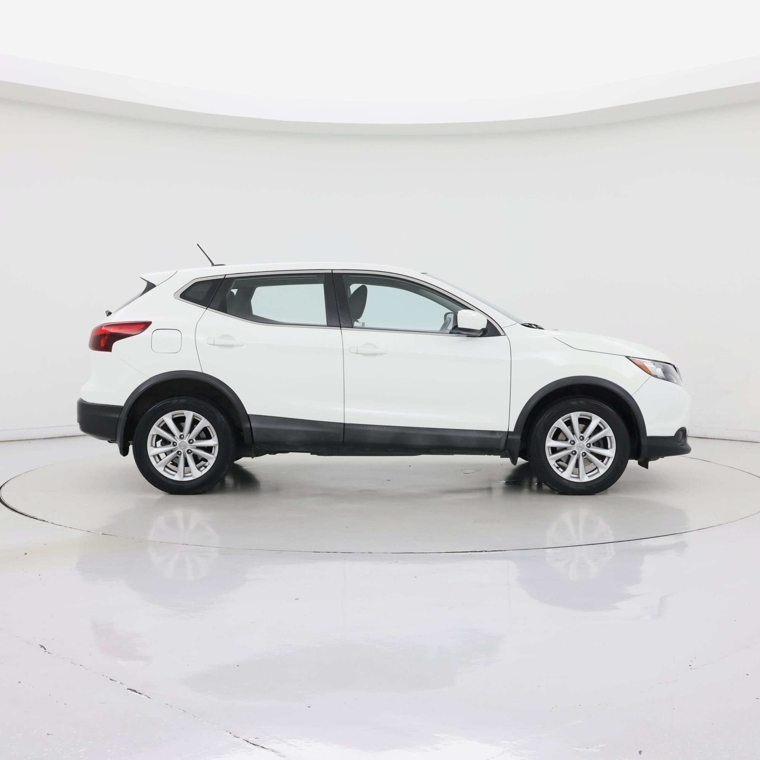Thumbnail: 2018 Nissan Rogue Sport - 7
