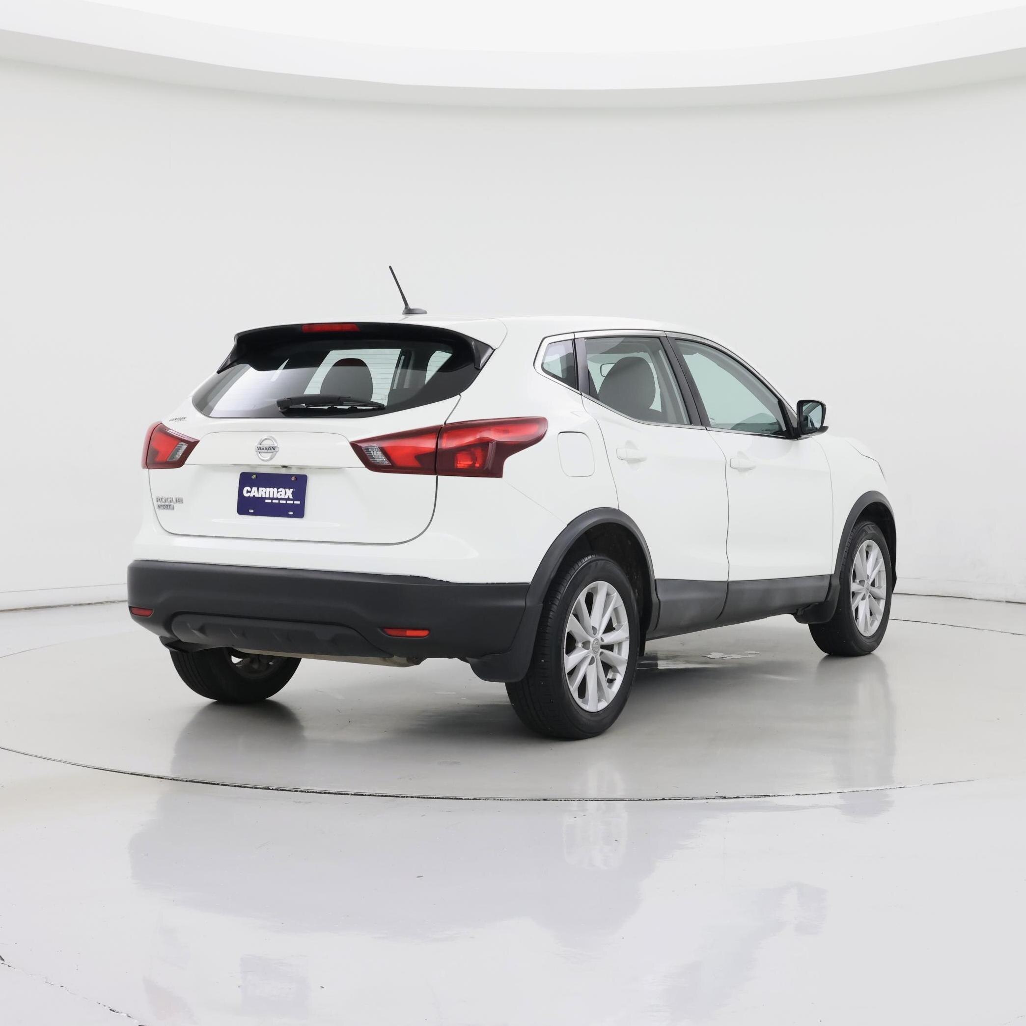 Thumbnail: 2018 Nissan Rogue Sport - 8