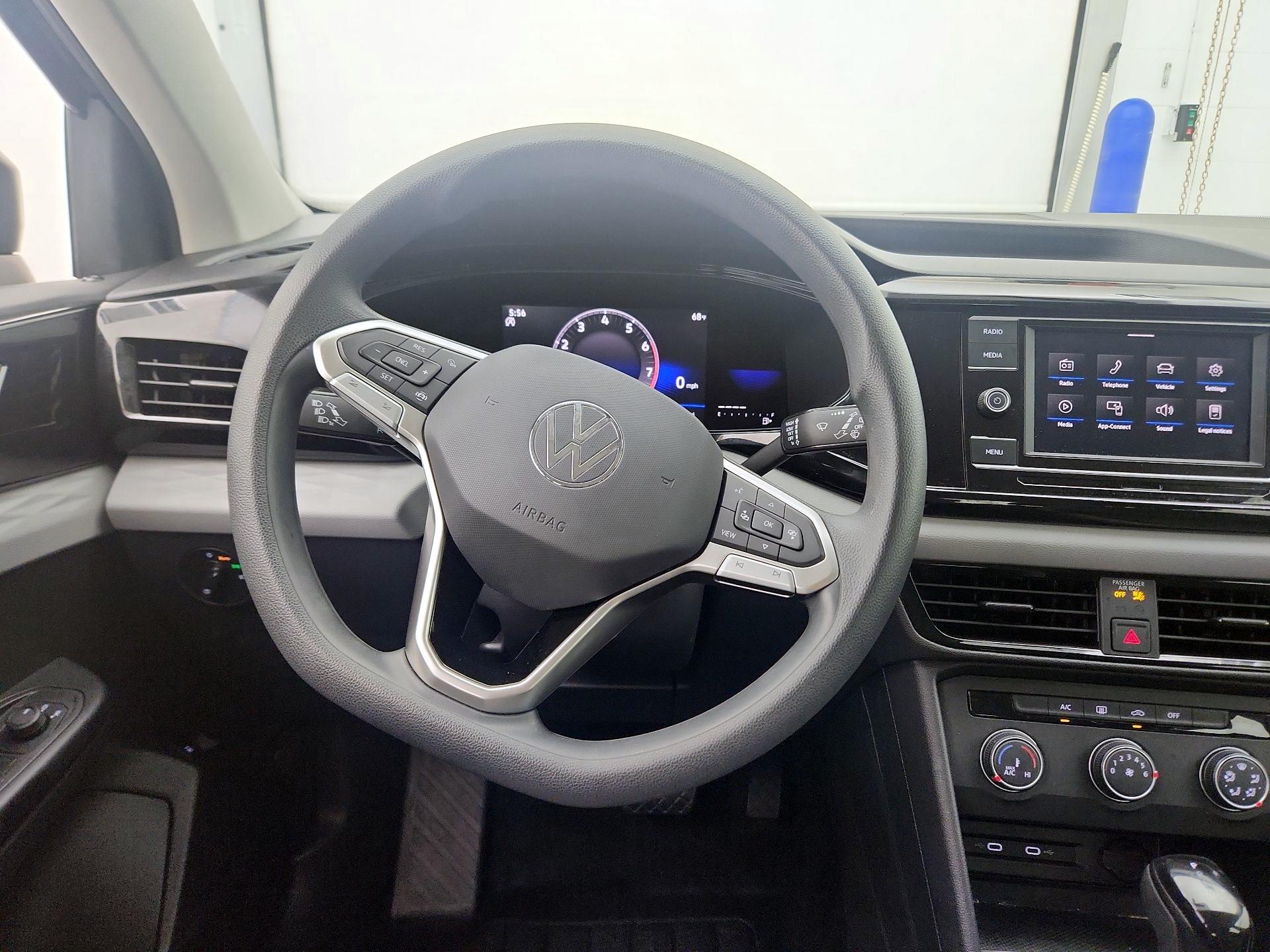 Thumbnail: 2022 Volkswagen Taos - 10