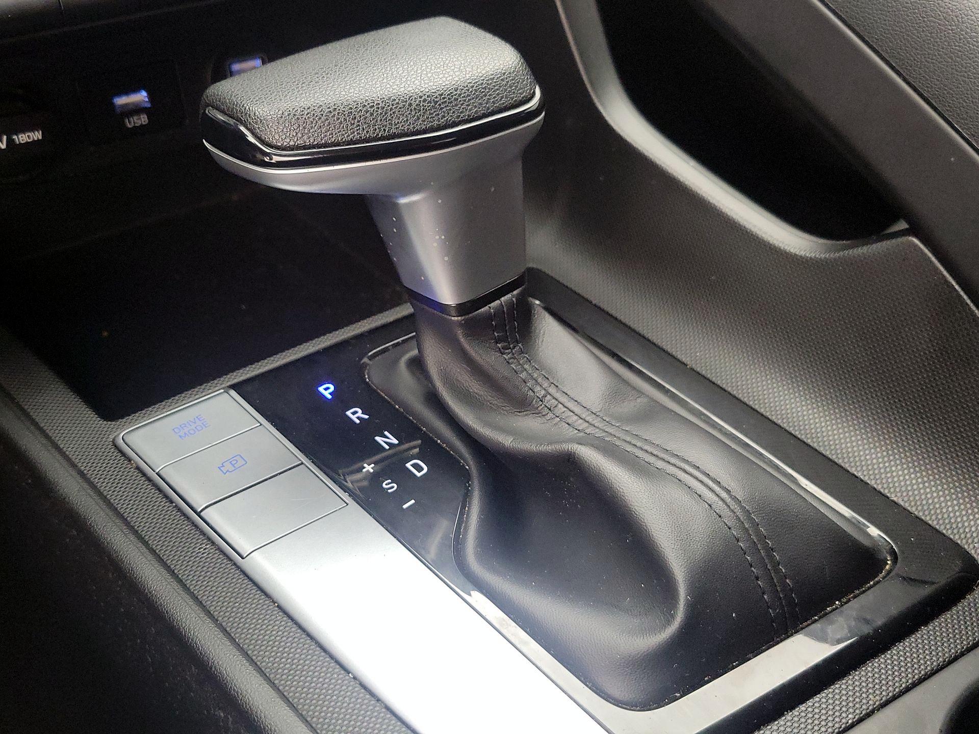 Thumbnail: 2021 Hyundai Elantra - 17