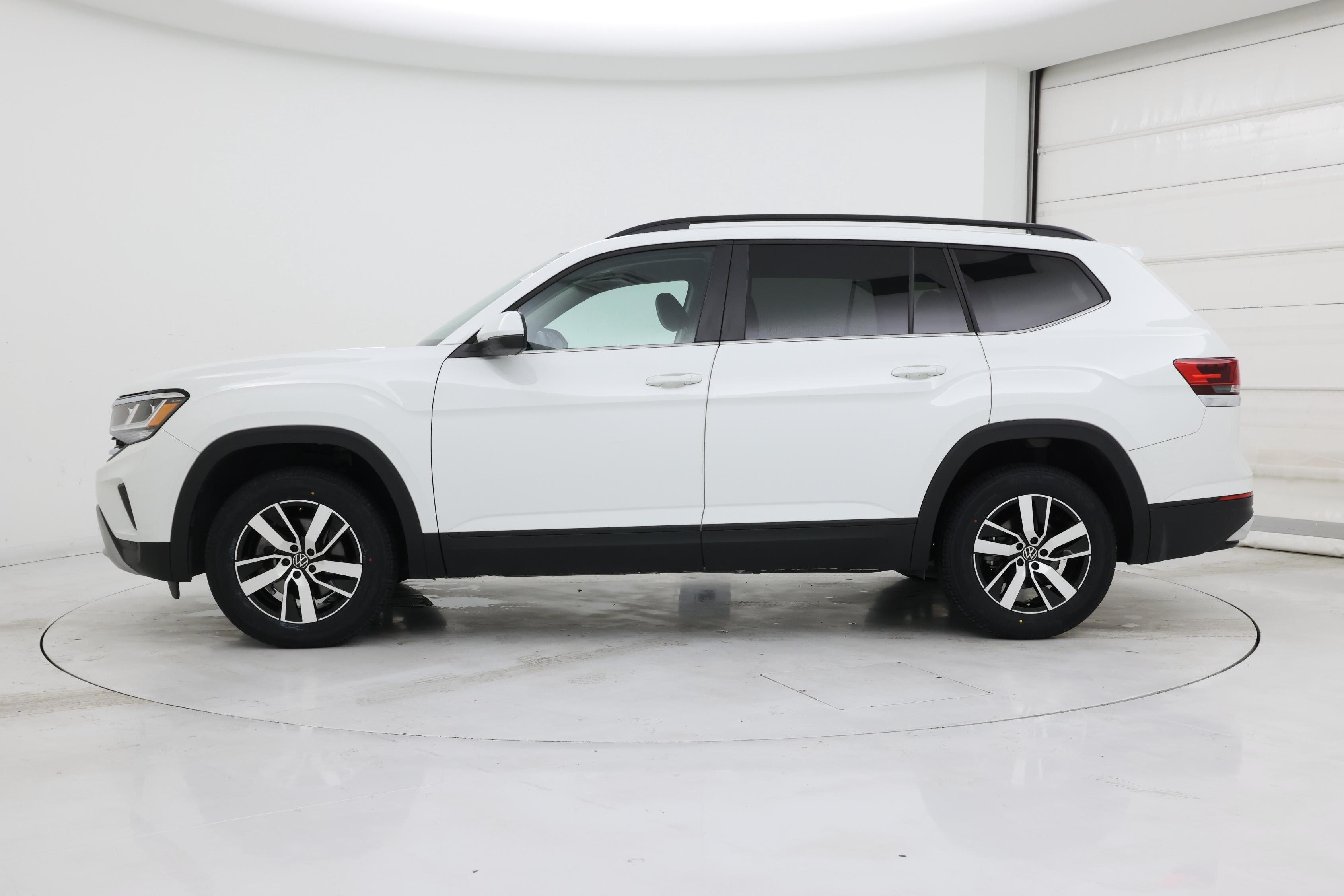 Thumbnail: 2022 Volkswagen Atlas - 3