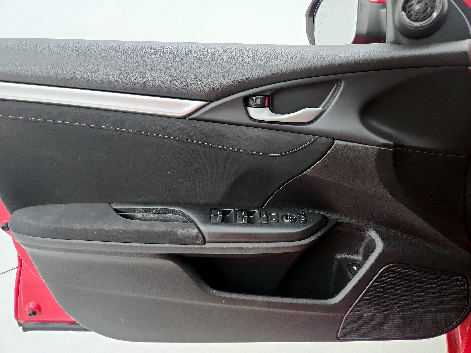 Thumbnail: 2016 Honda Civic - 12