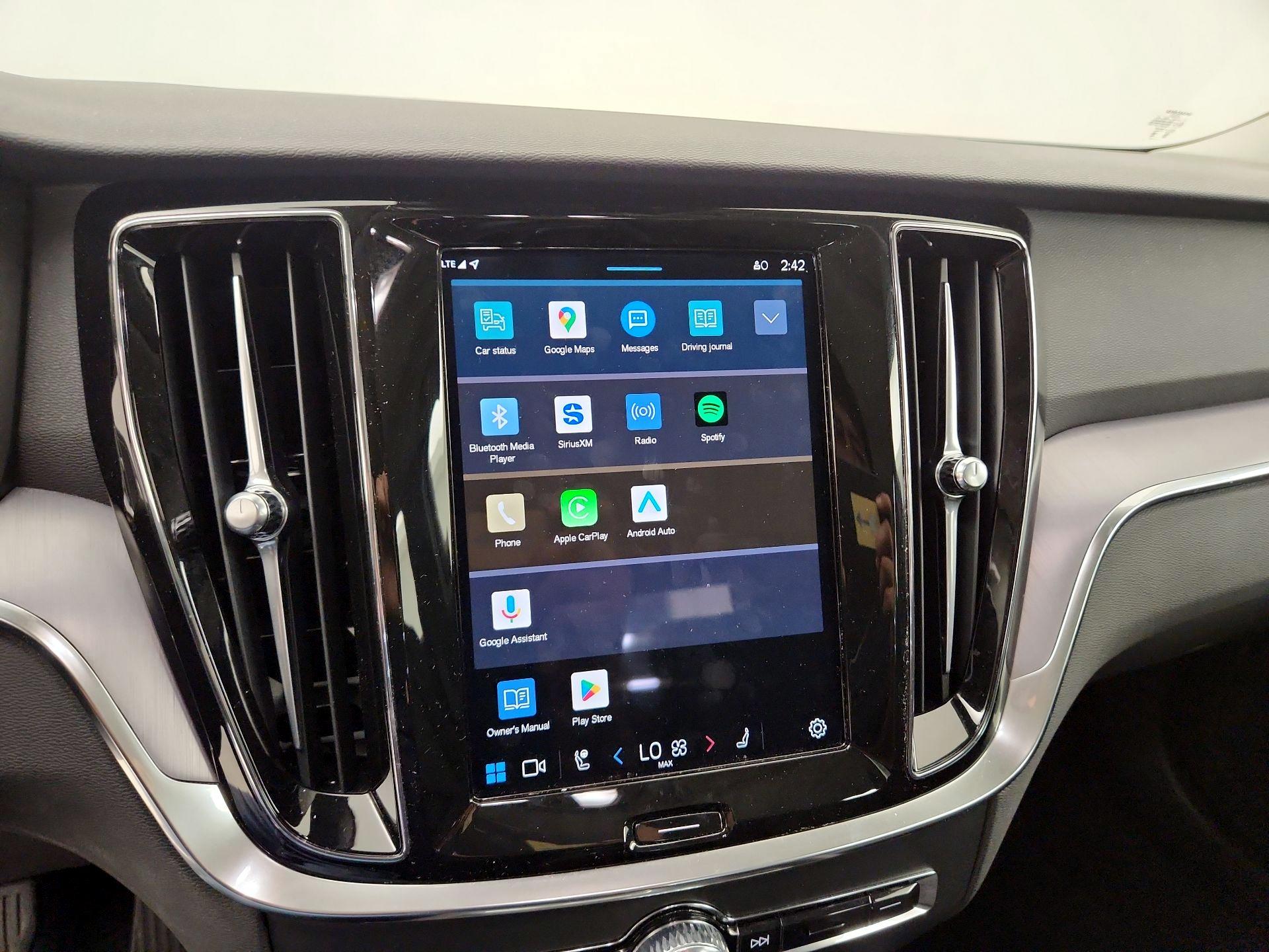 Thumbnail: 2025 Volvo S60 - 13