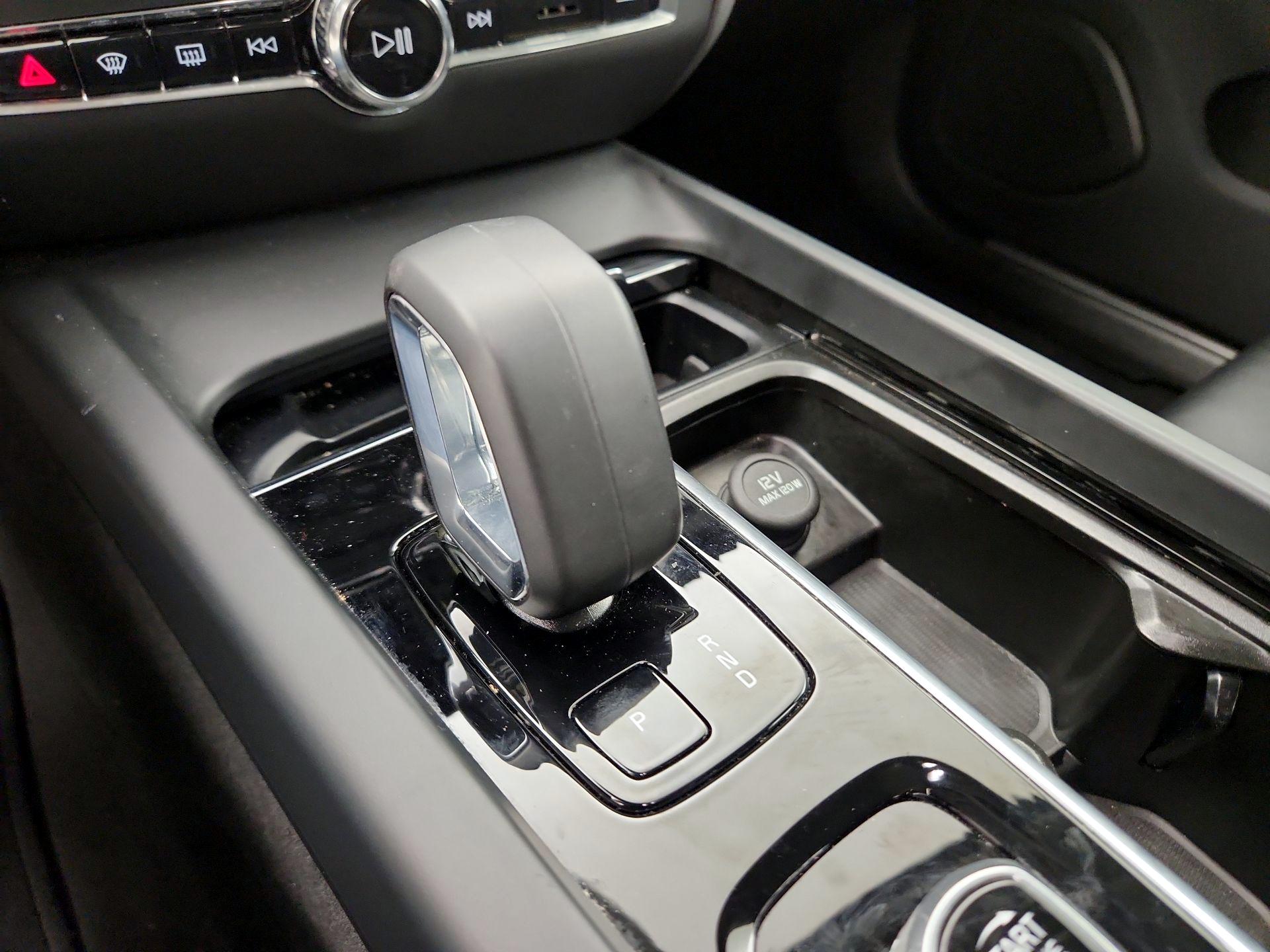 Thumbnail: 2025 Volvo S60 - 15