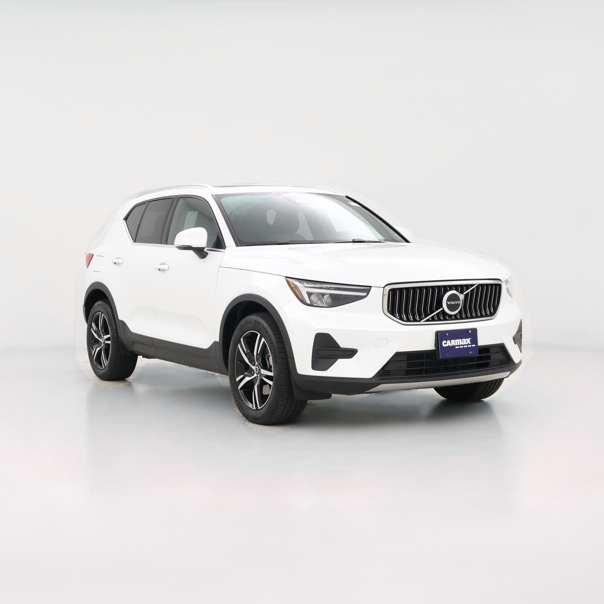 Thumbnail: 2025 Volvo XC40 - 1
