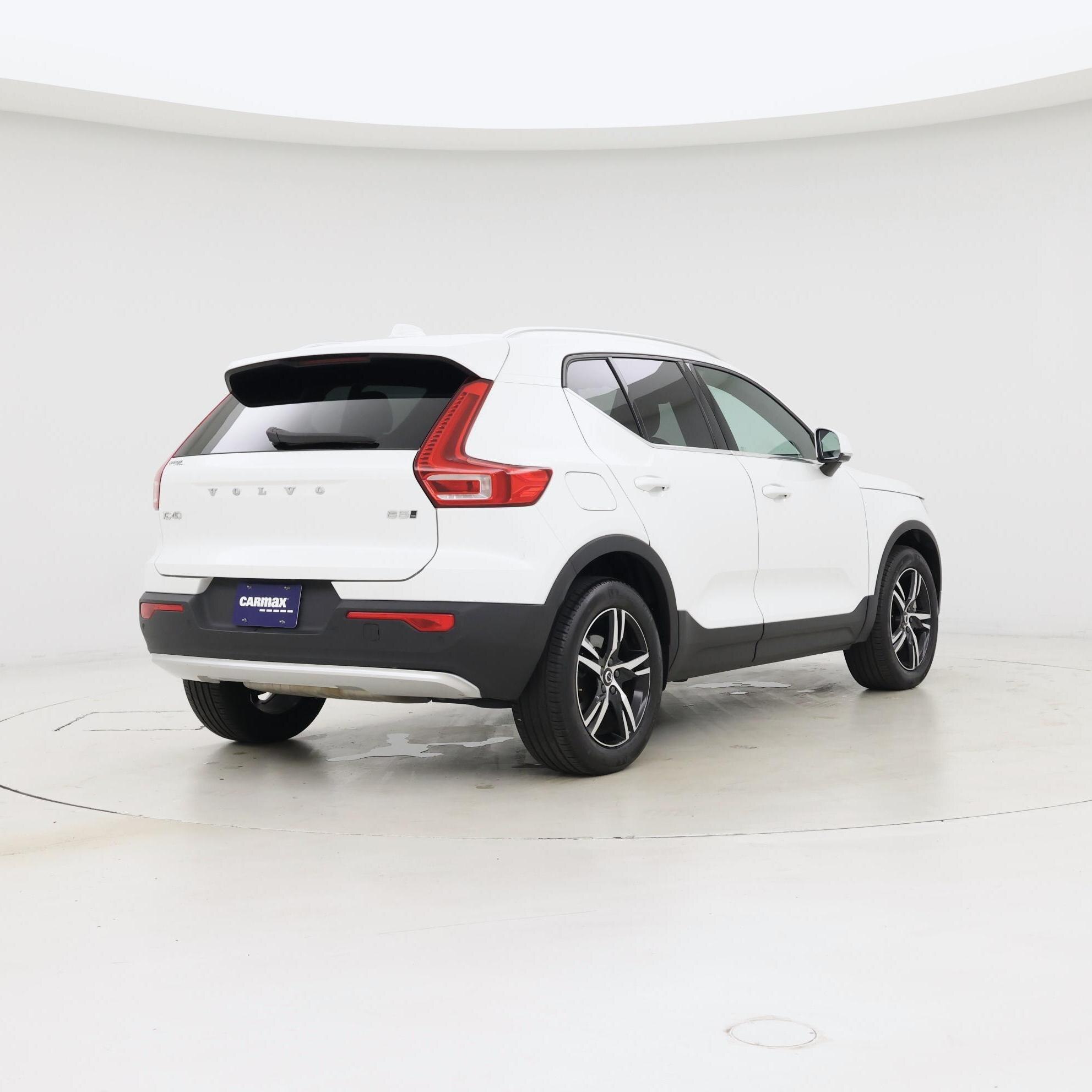 Thumbnail: 2025 Volvo XC40 - 8