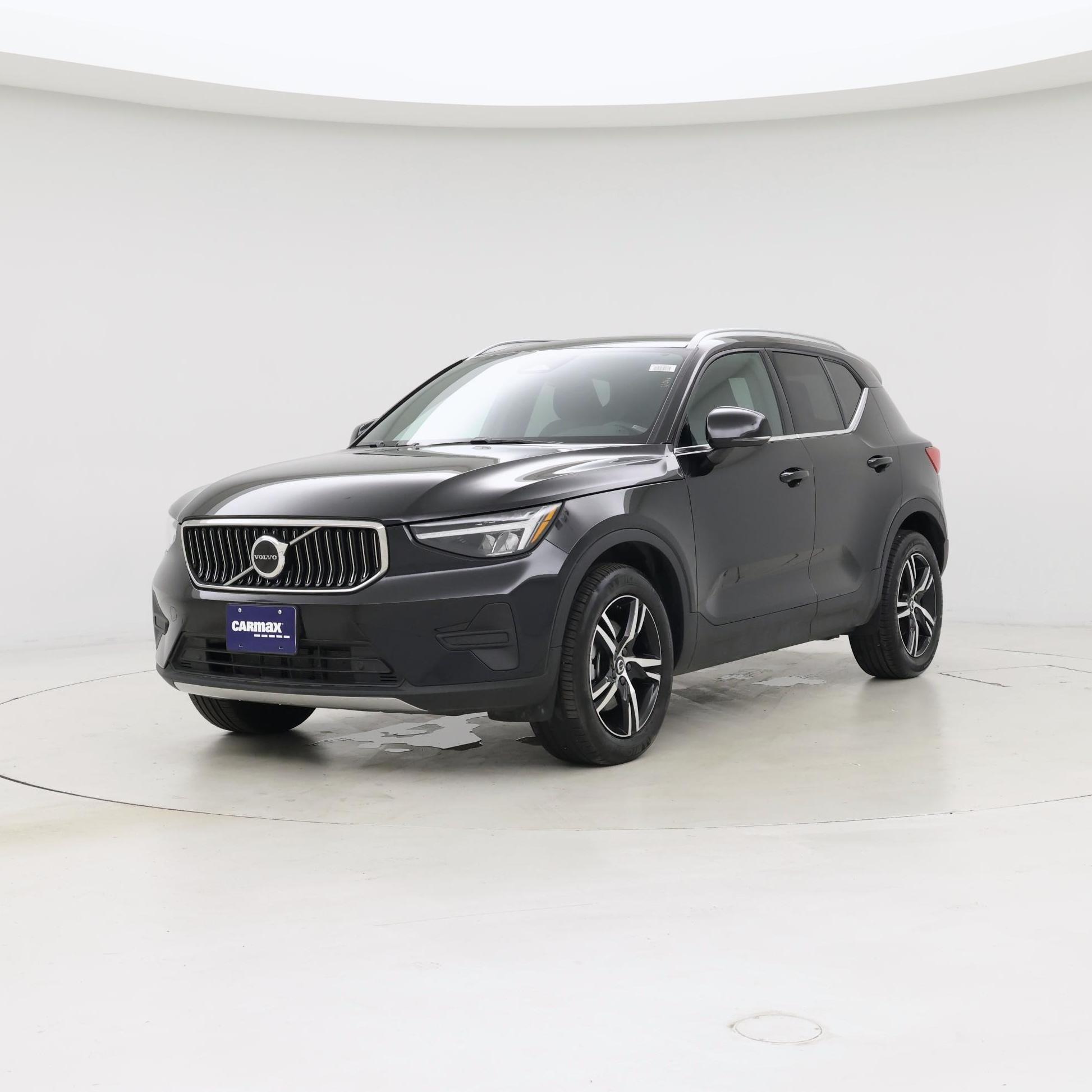 Thumbnail: 2025 Volvo XC40 - 4