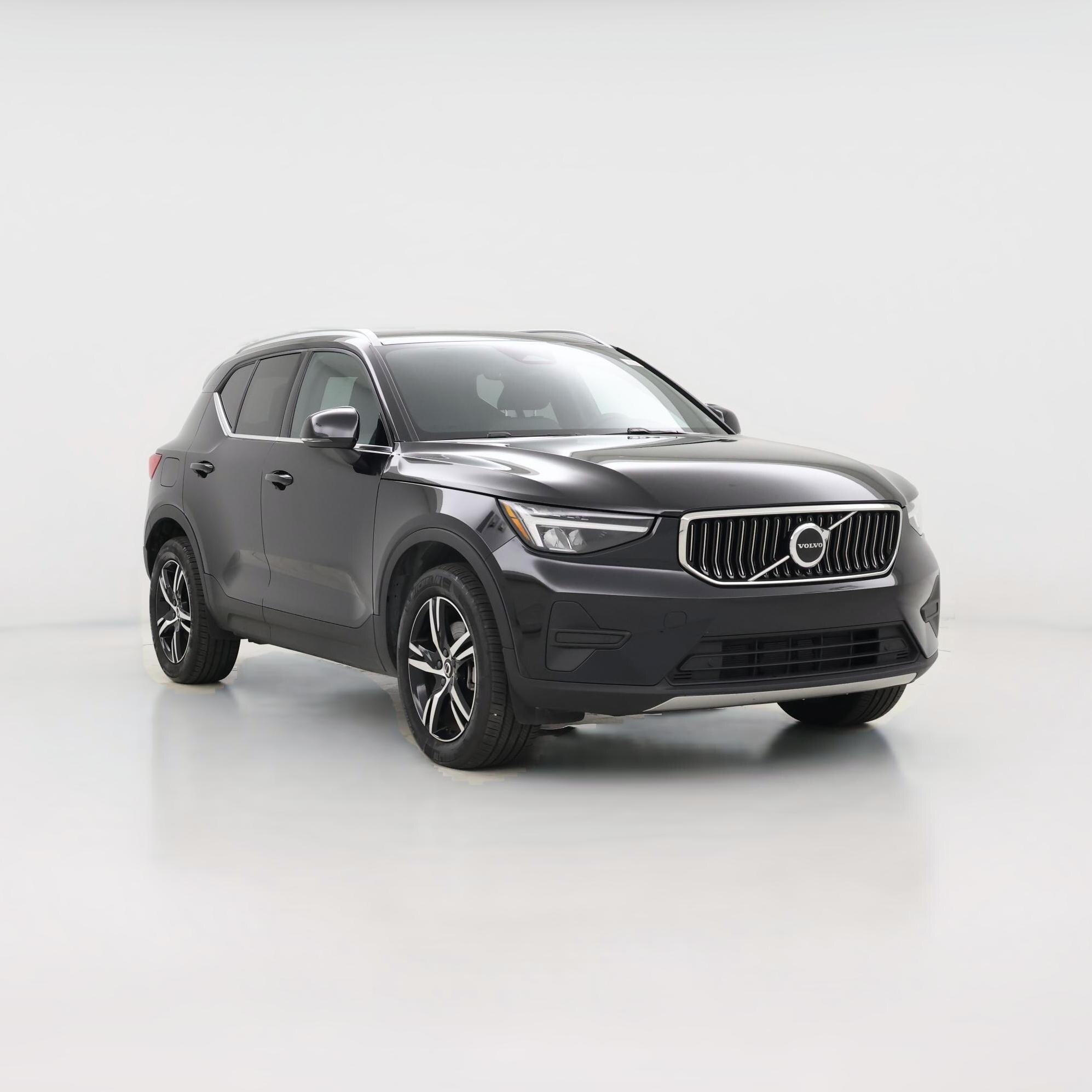 Thumbnail: 2025 Volvo XC40 - 1