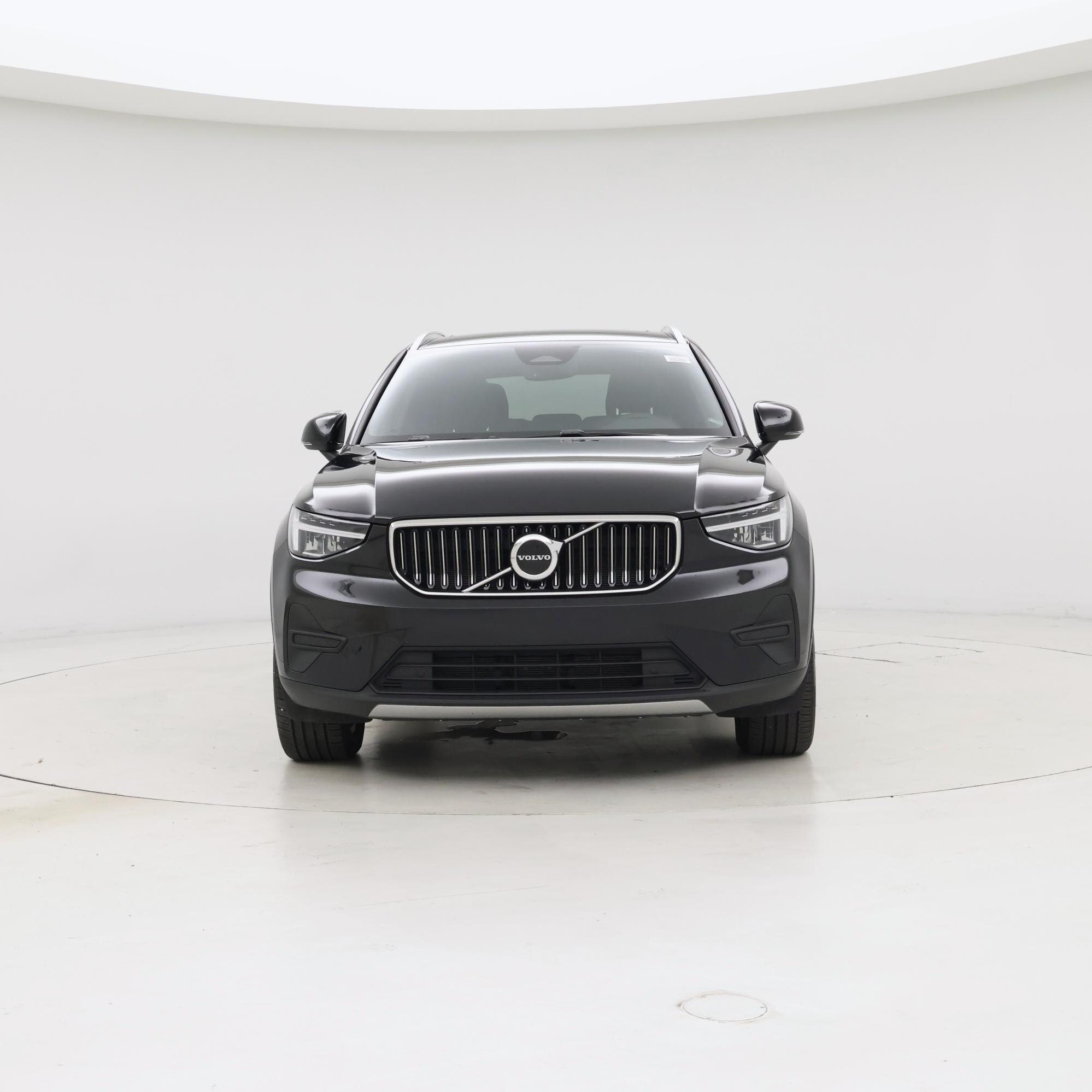 Thumbnail: 2025 Volvo XC40 - 5