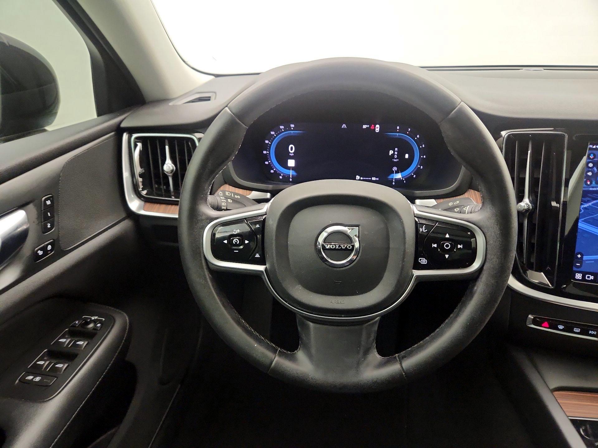 Thumbnail: 2023 Volvo S60 - 10