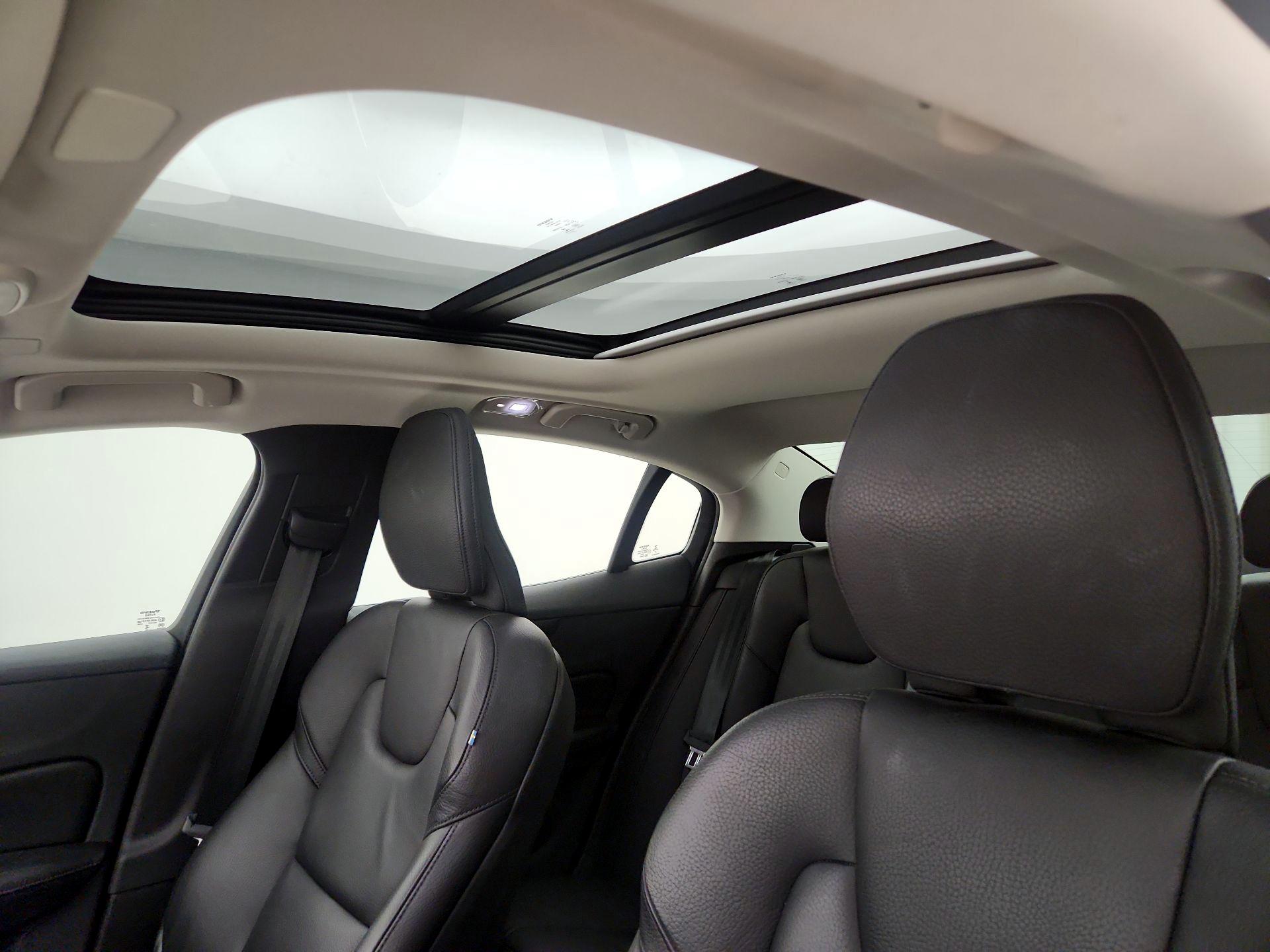 Thumbnail: 2023 Volvo S60 - 20