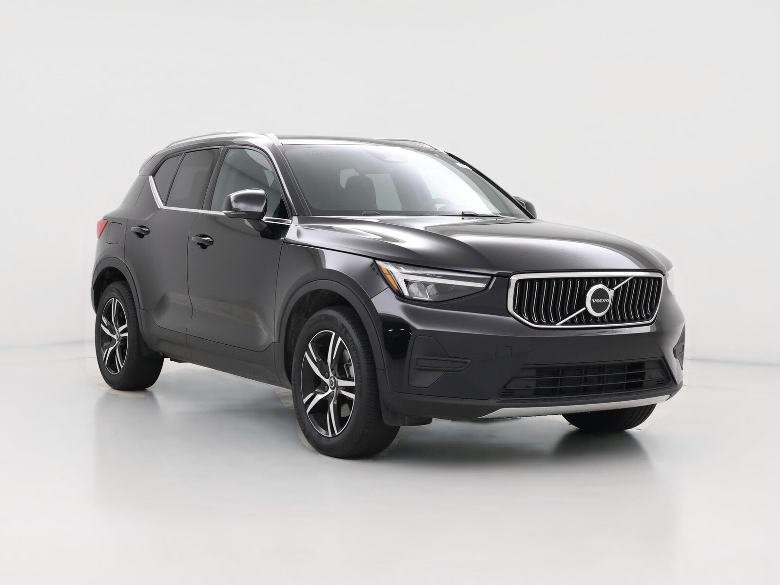 2025 Volvo XC40 Core