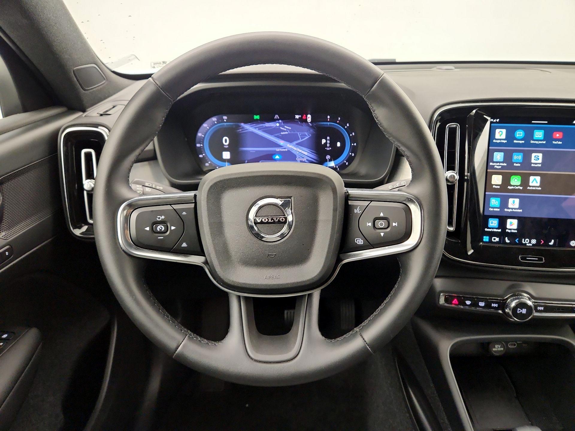 Thumbnail: 2025 Volvo XC40 - 10