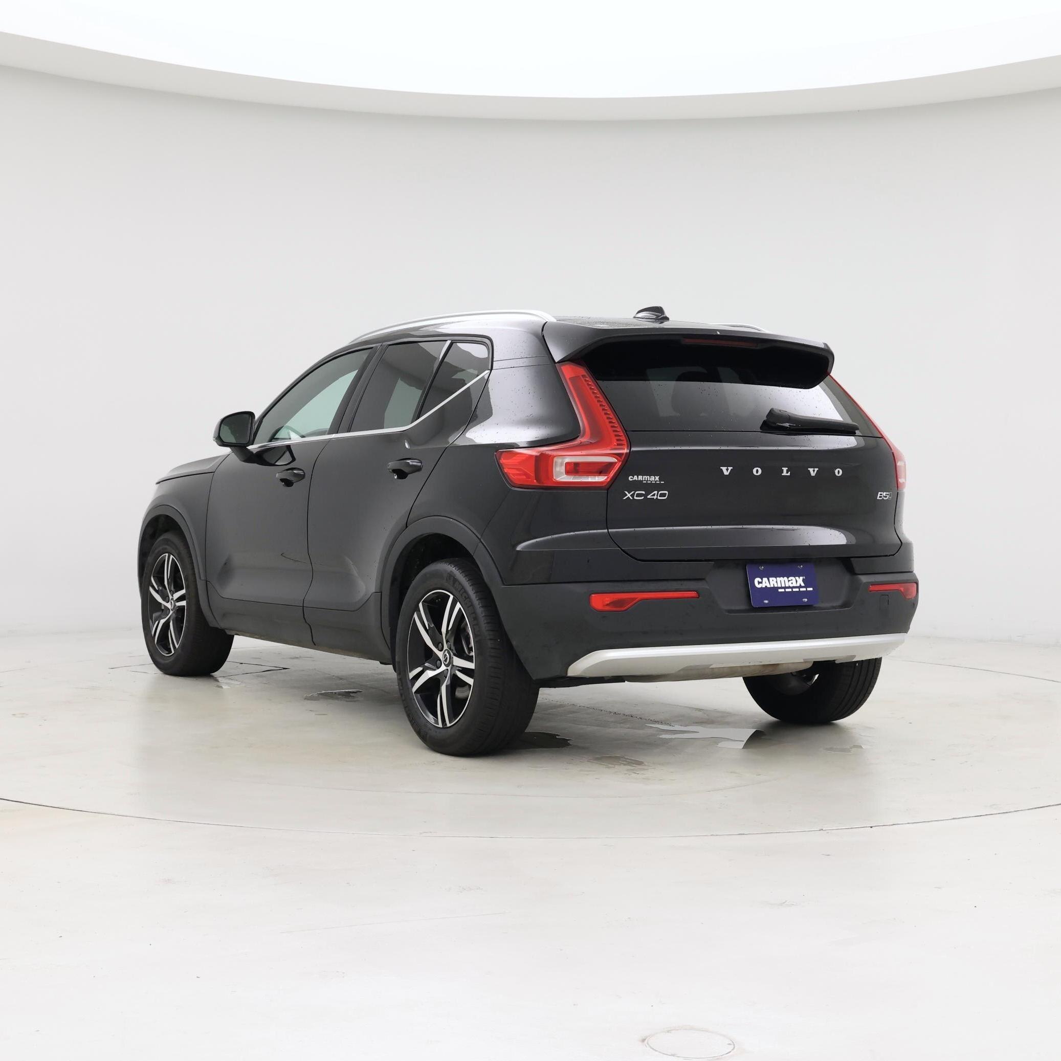 Thumbnail: 2025 Volvo XC40 - 2