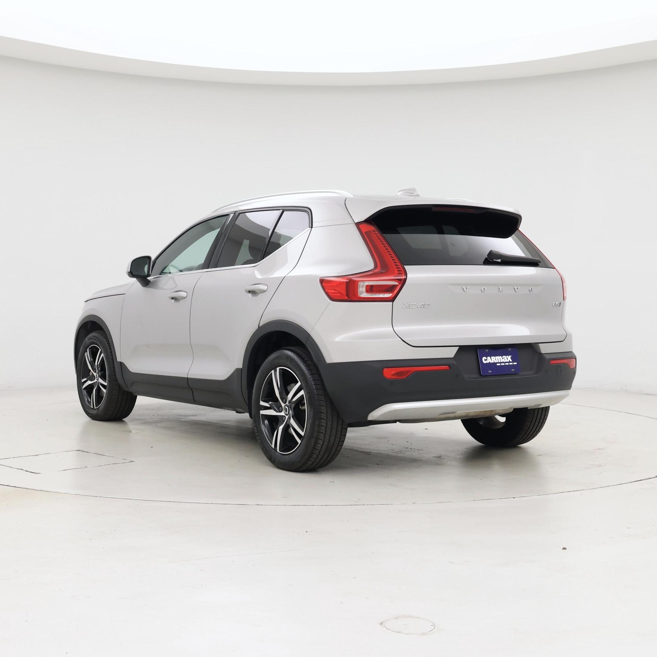 Thumbnail: 2025 Volvo XC40 - 2