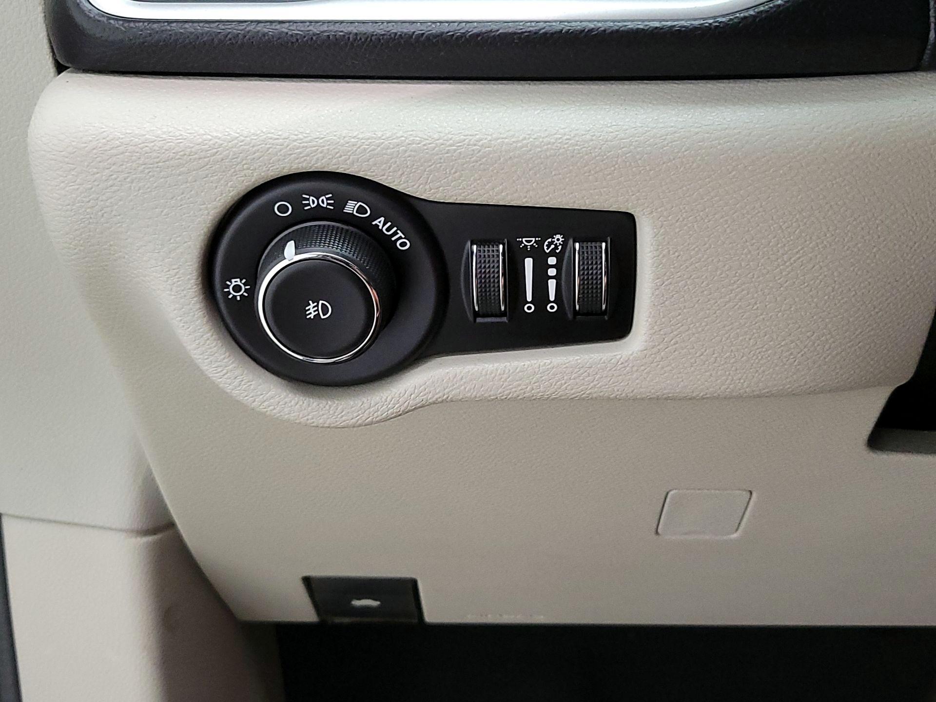 Thumbnail: 2019 Chrysler Pacifica - 13
