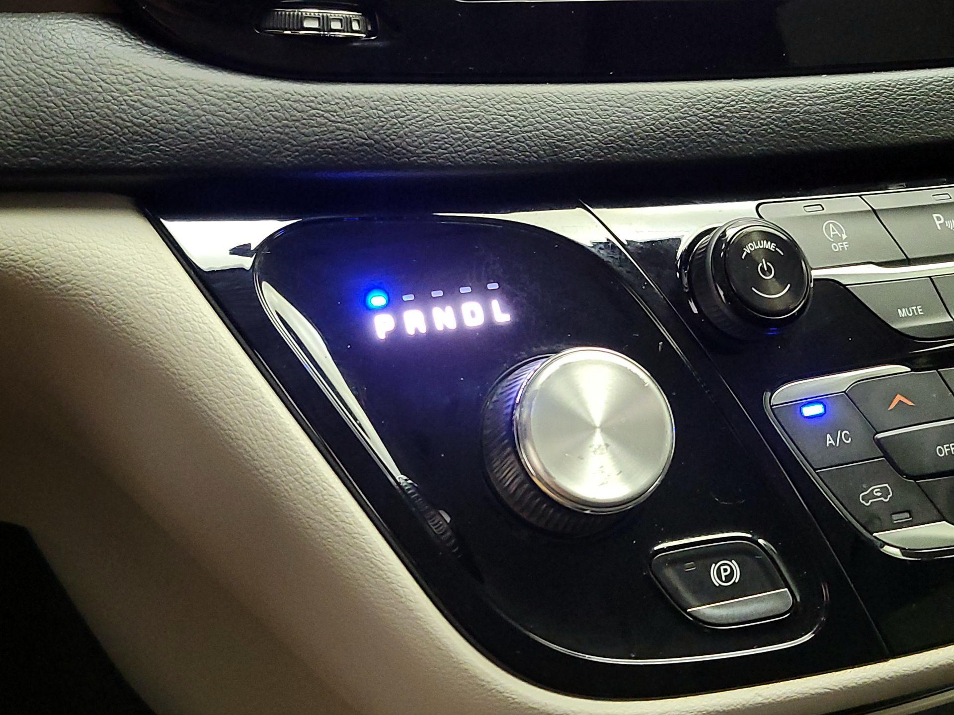 Thumbnail: 2019 Chrysler Pacifica - 17