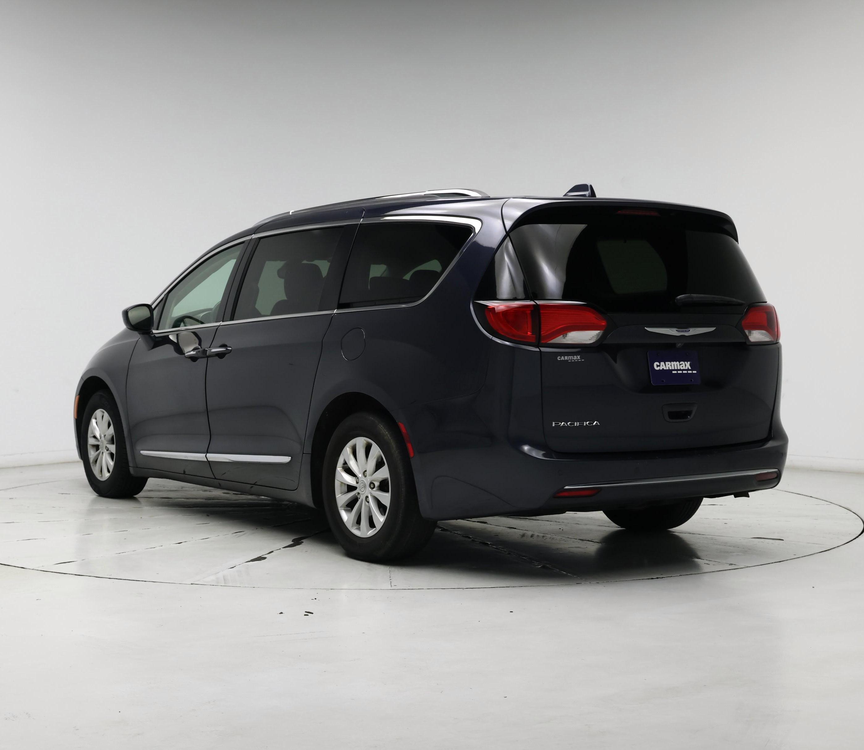 Thumbnail: 2019 Chrysler Pacifica - 2