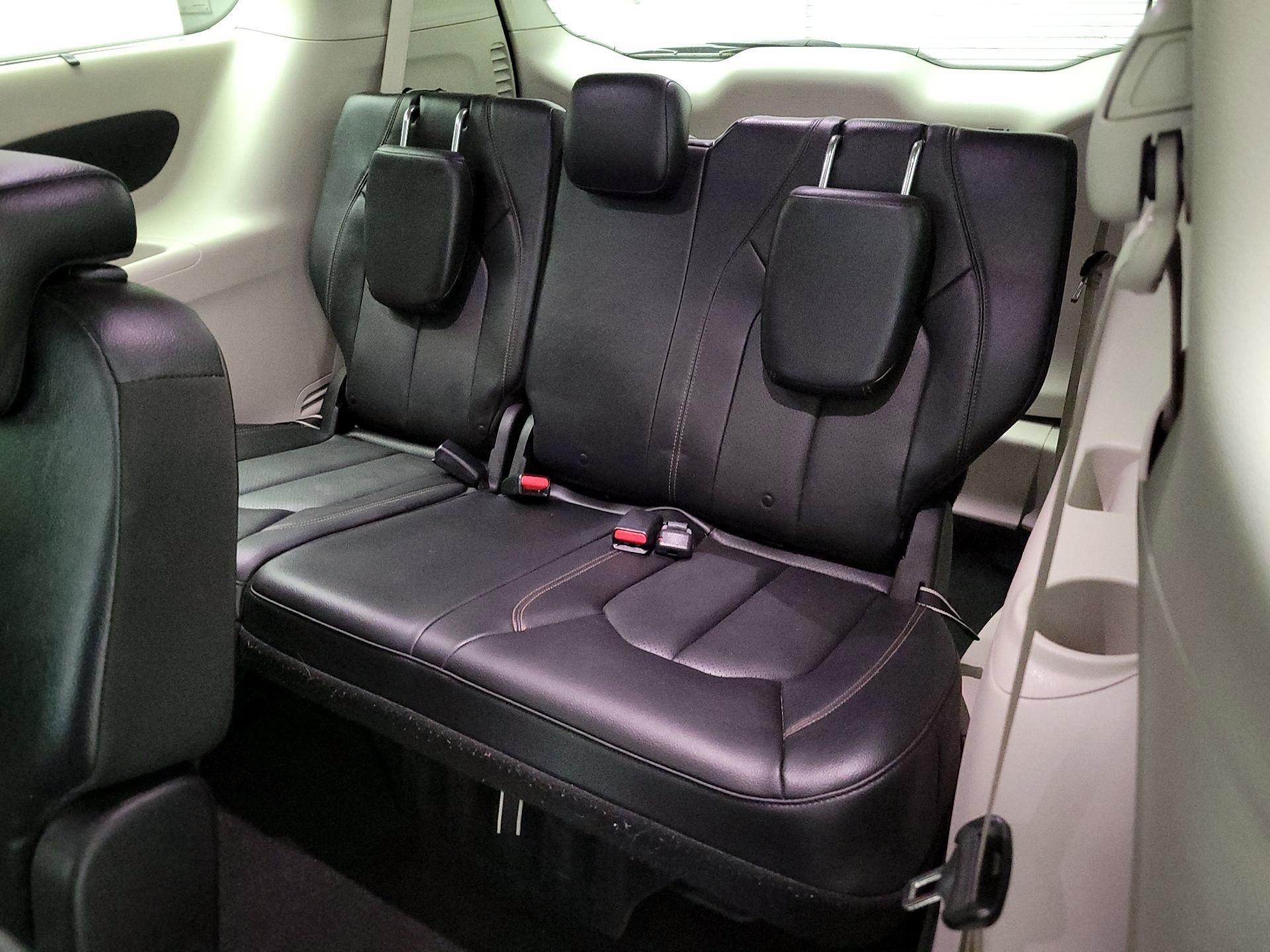 Thumbnail: 2019 Chrysler Pacifica - 20