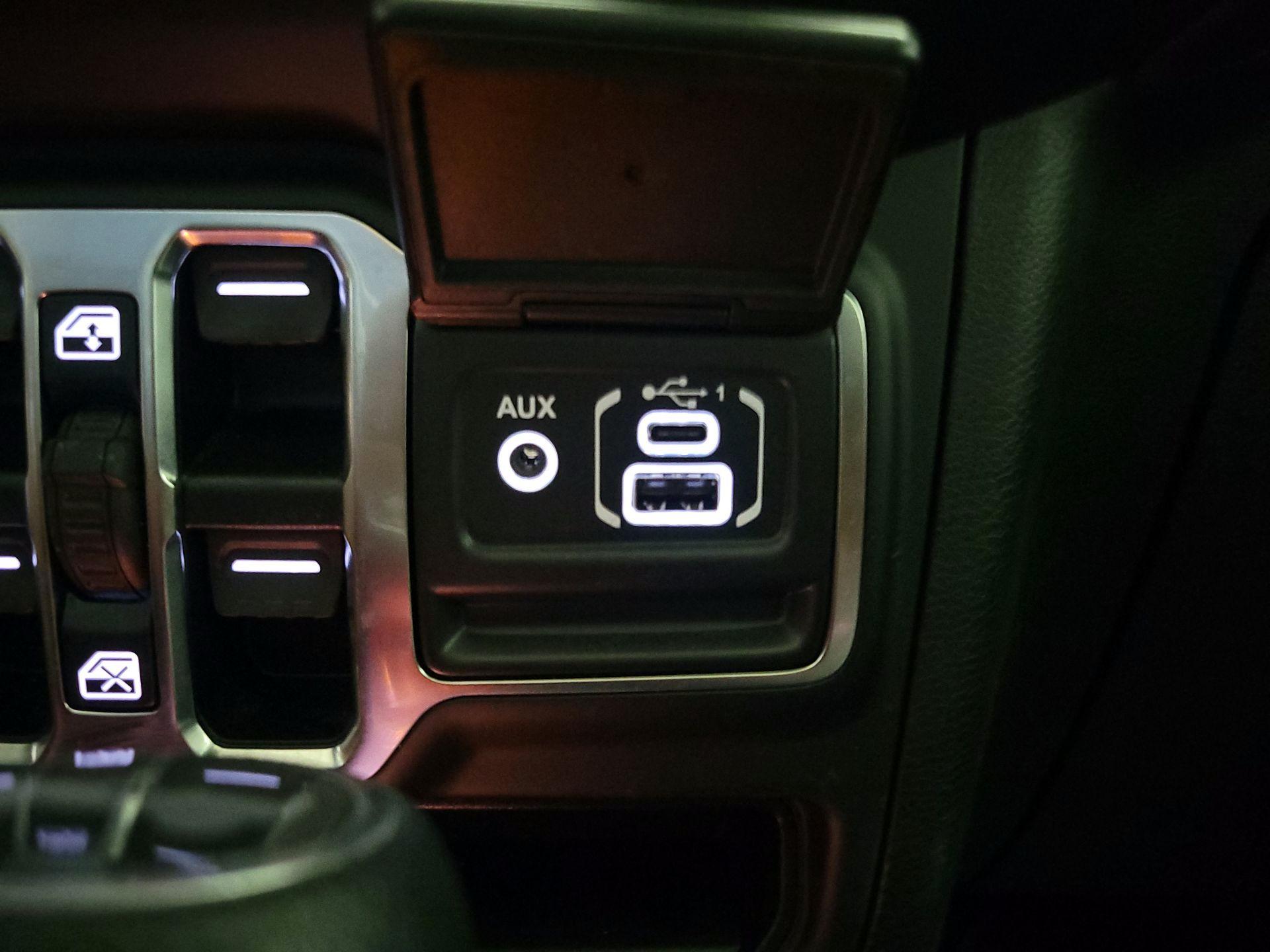 Thumbnail: 2020 Jeep Wrangler - 18