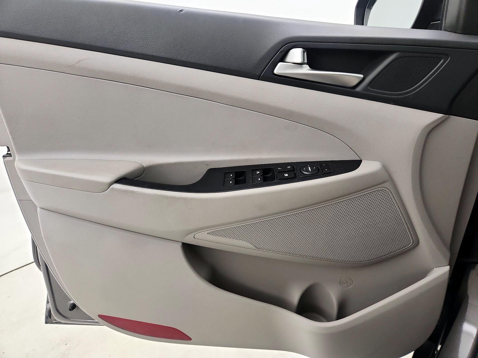 Thumbnail: 2020 Hyundai Tucson - 12