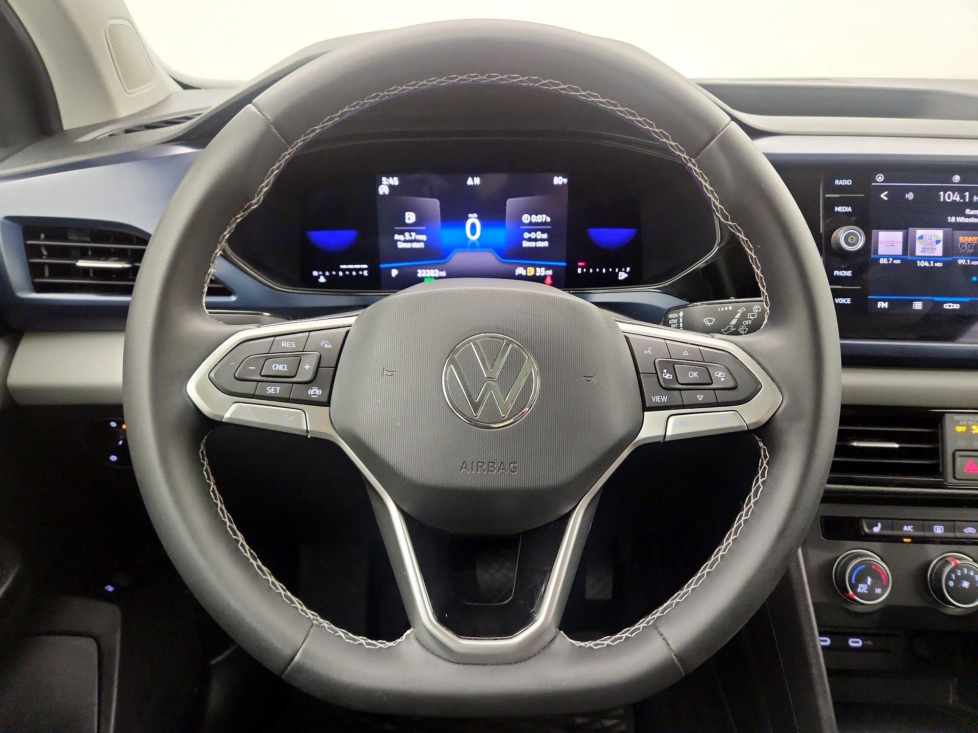 Thumbnail: 2022 Volkswagen Taos - 10