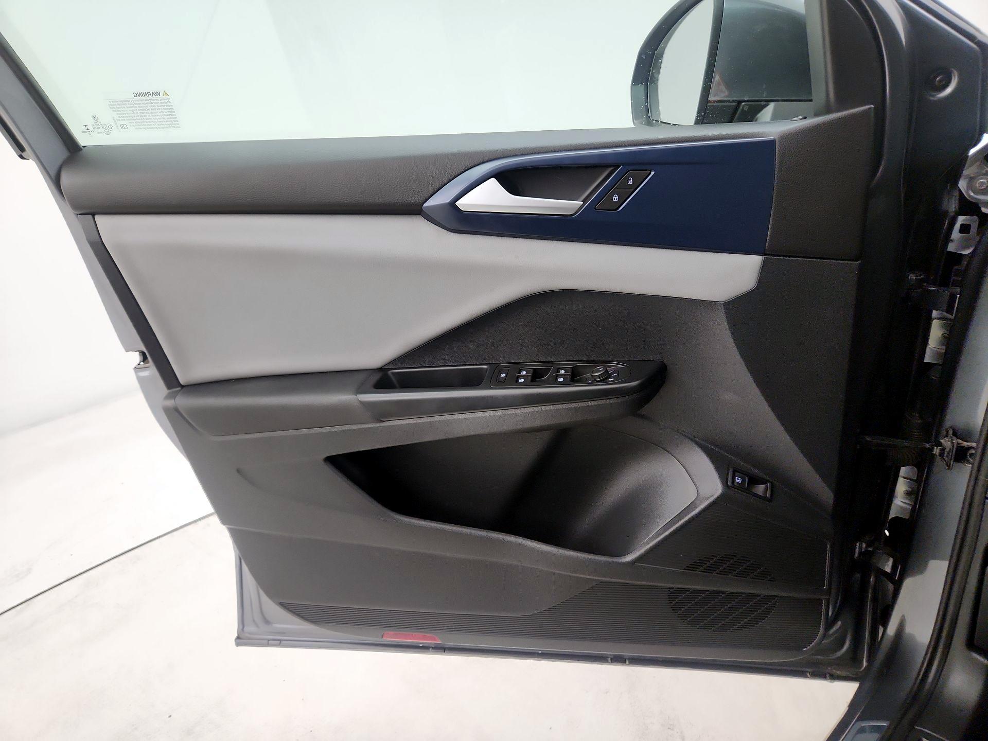 Thumbnail: 2022 Volkswagen Taos - 12