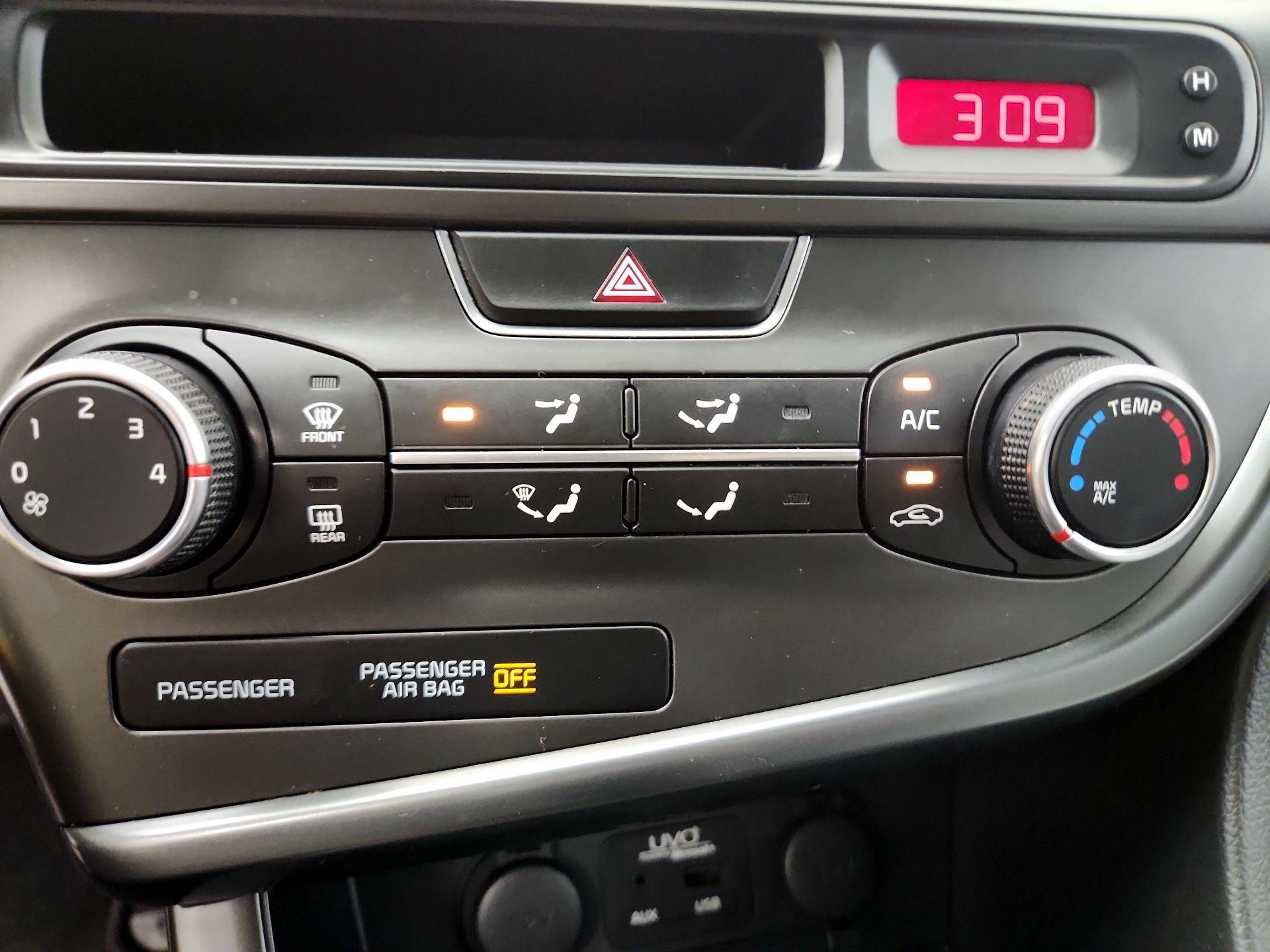 Thumbnail: 2014 Kia Optima - 16