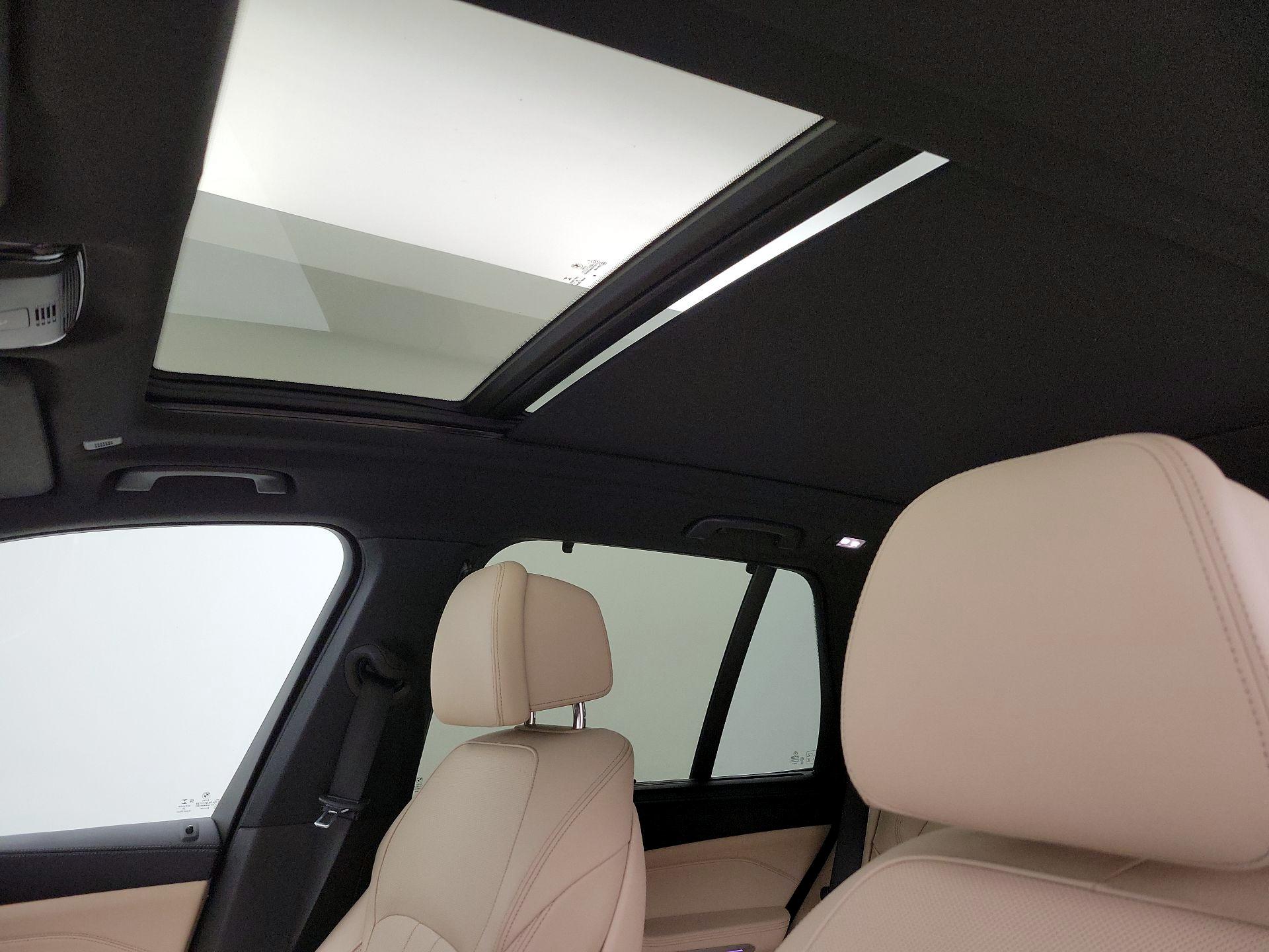 Thumbnail: 2021 BMW X5 - 18