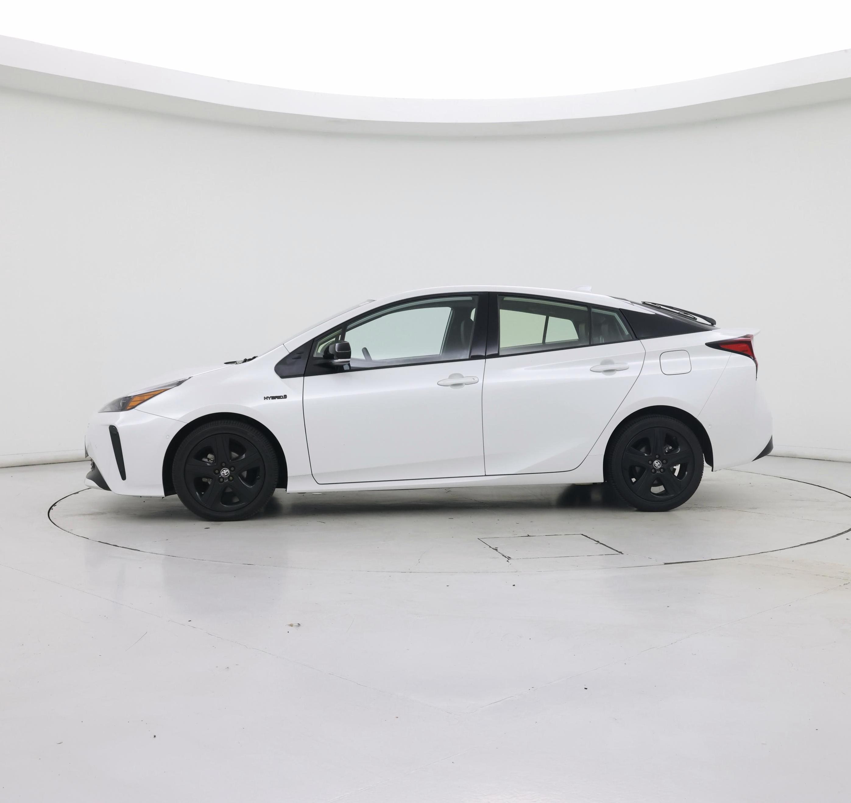 Thumbnail: 2021 Toyota Prius - 3