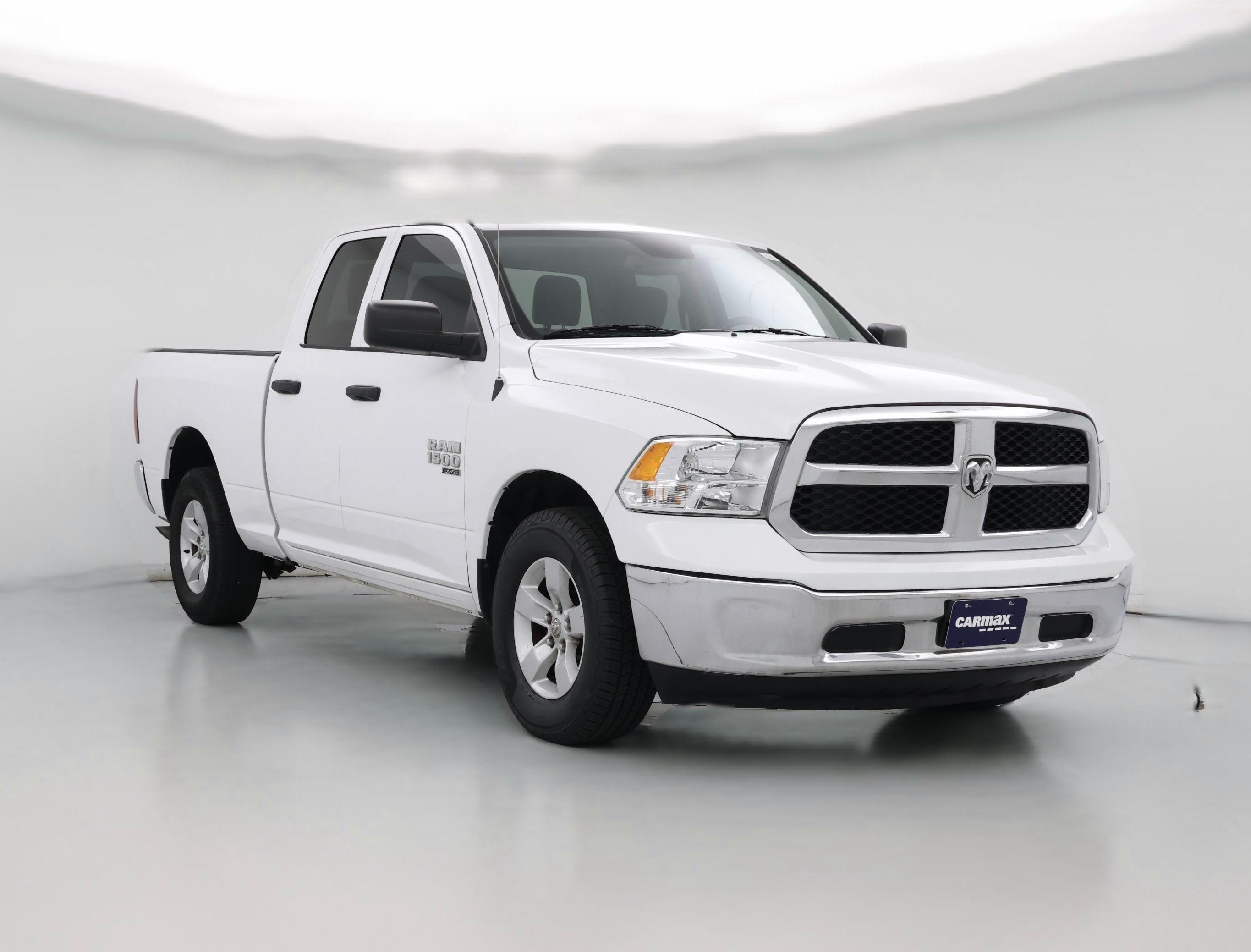 Thumbnail: 2020 RAM 1500 Classic - 1